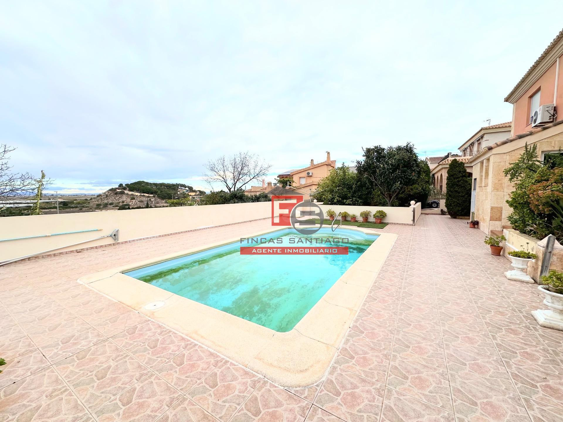 Chalet con piscina en Urbanización Bona Vista - foto 5
