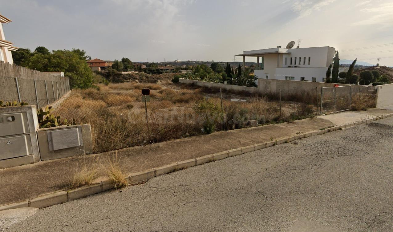 ¡MAGNÍFICA PARCELA URBANA EN EL CHORRICO!