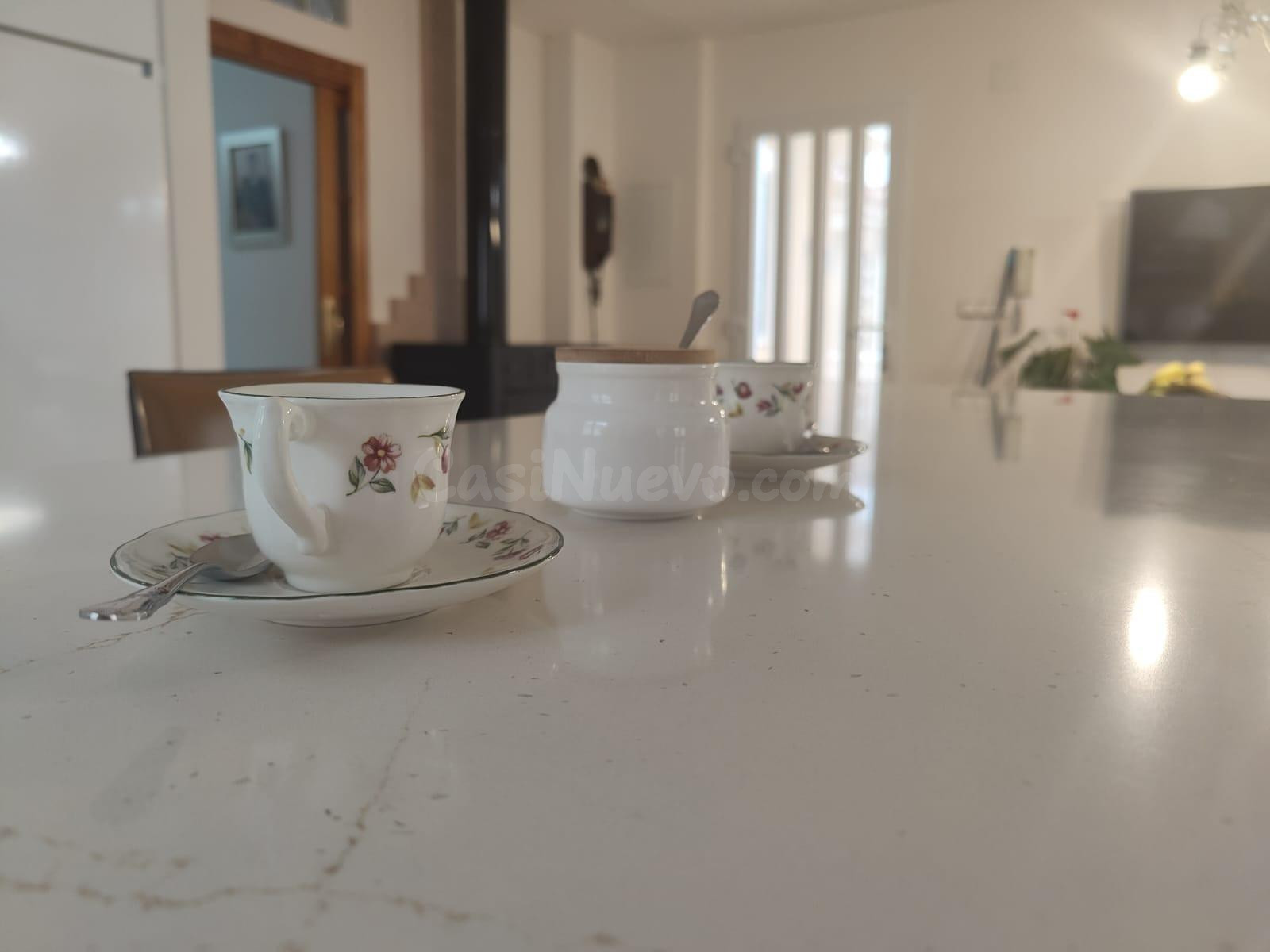 ¡Exclusivo chalet en Archena con espacios únicos para disfrutar!