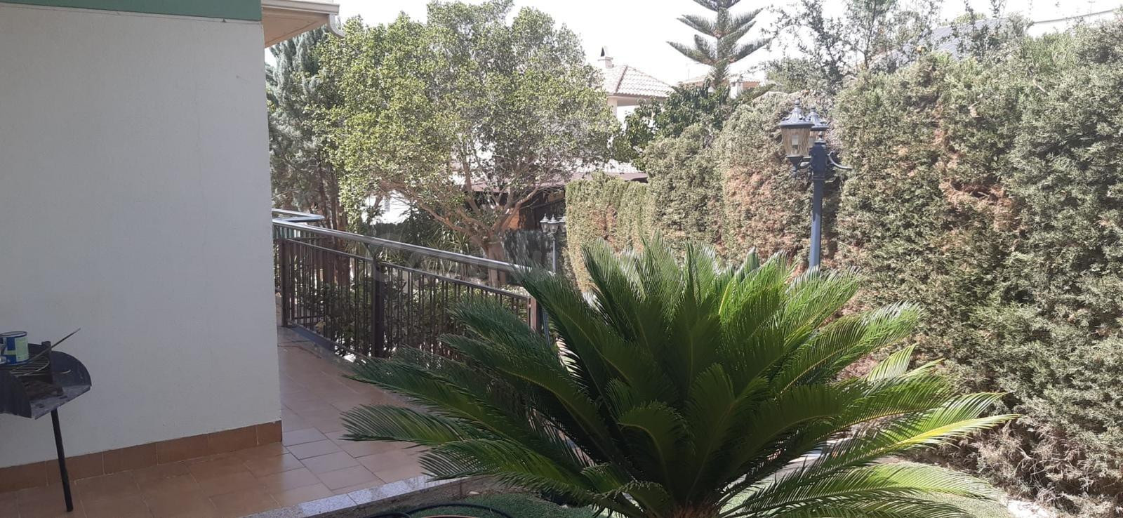 ¡Exclusivo chalet independiente en alquiler en La Alcayna!