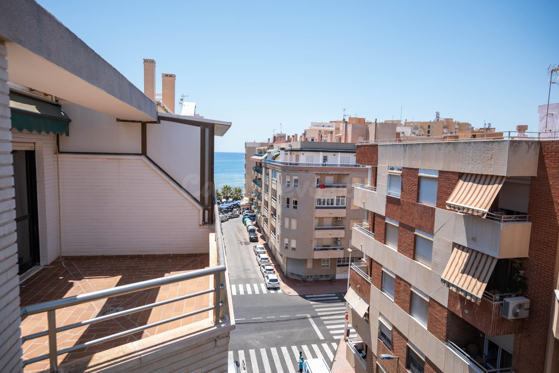 Ático reformado con vistas al mar