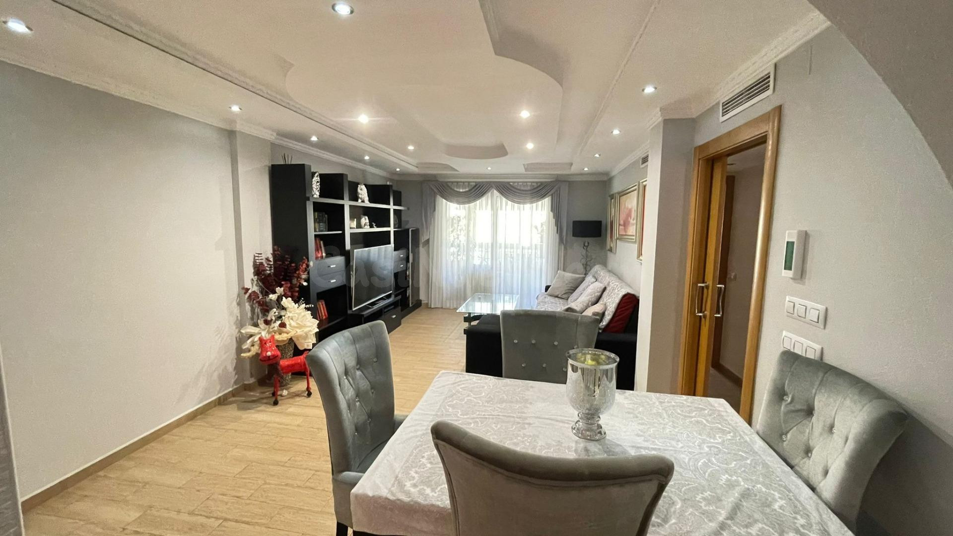 Apartamento completamente reformado a un paso de la playa