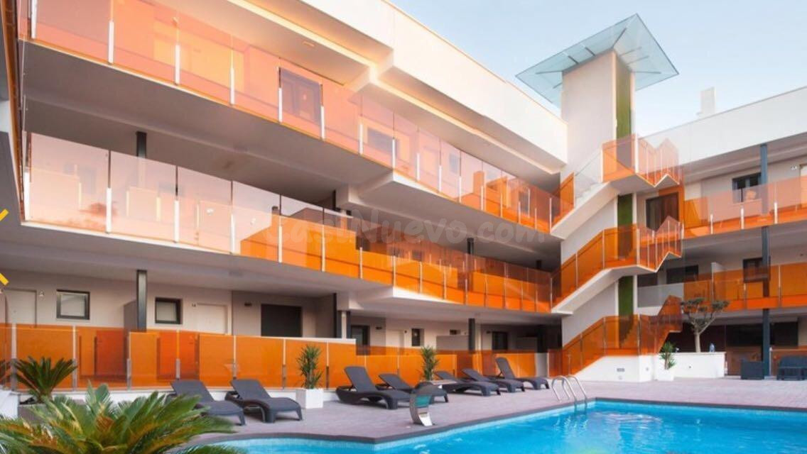 Bajo en residencial con piscina