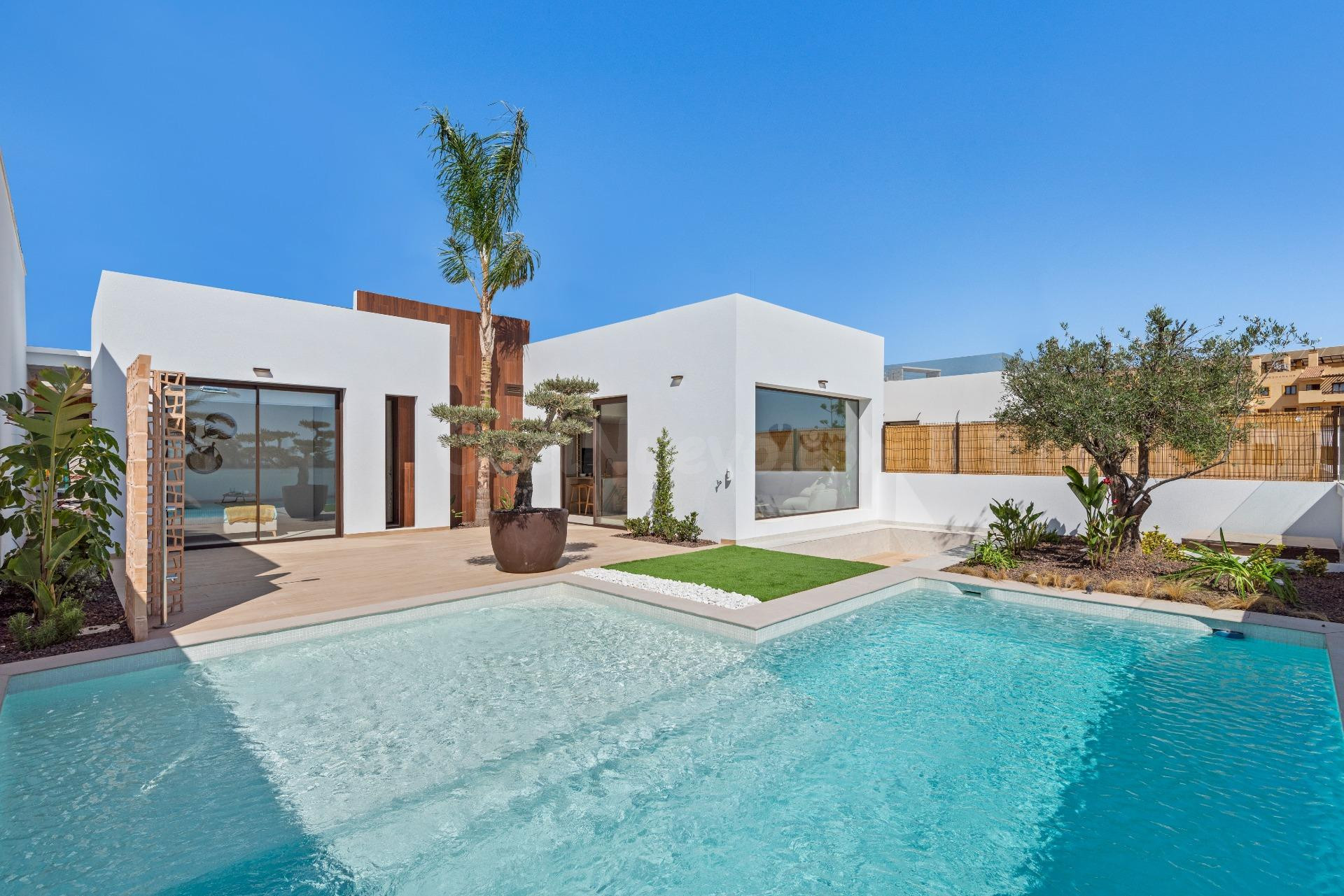 "Residencial Serena Views 2: Tu Refugio de Lujo entre el Golf y el Mar Menor"