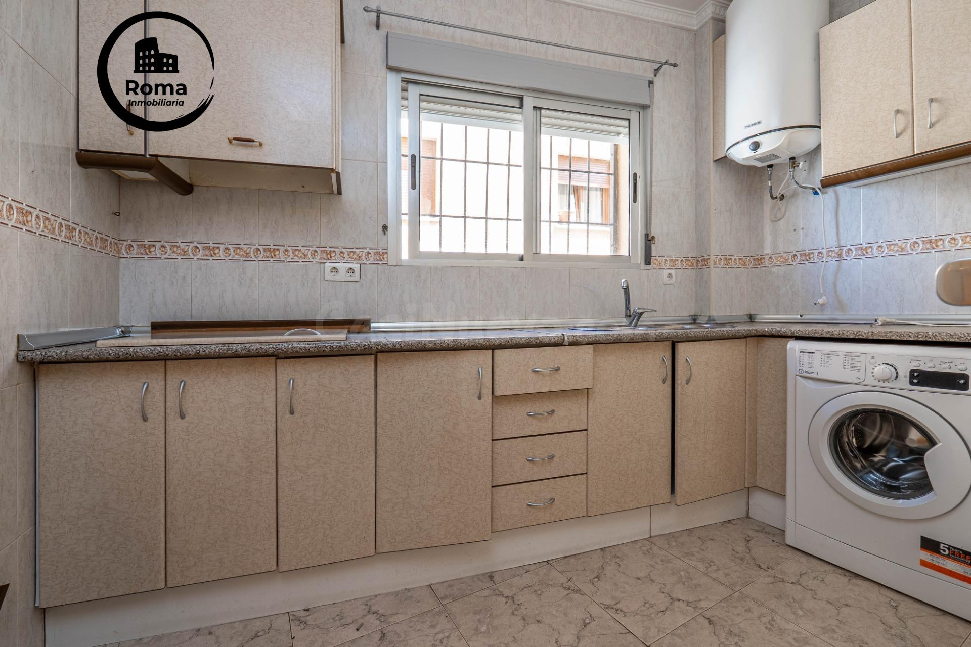 Amplia Casa en Venta en Guadix - Oportunidad de Inversión - foto 4