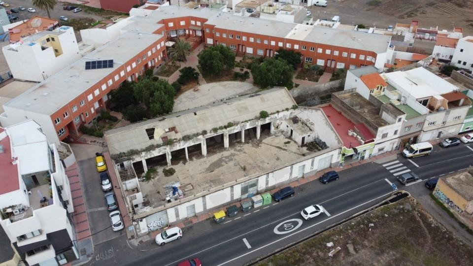SE VENDE PARCELA URBANA 1000 M2  EL CALERO