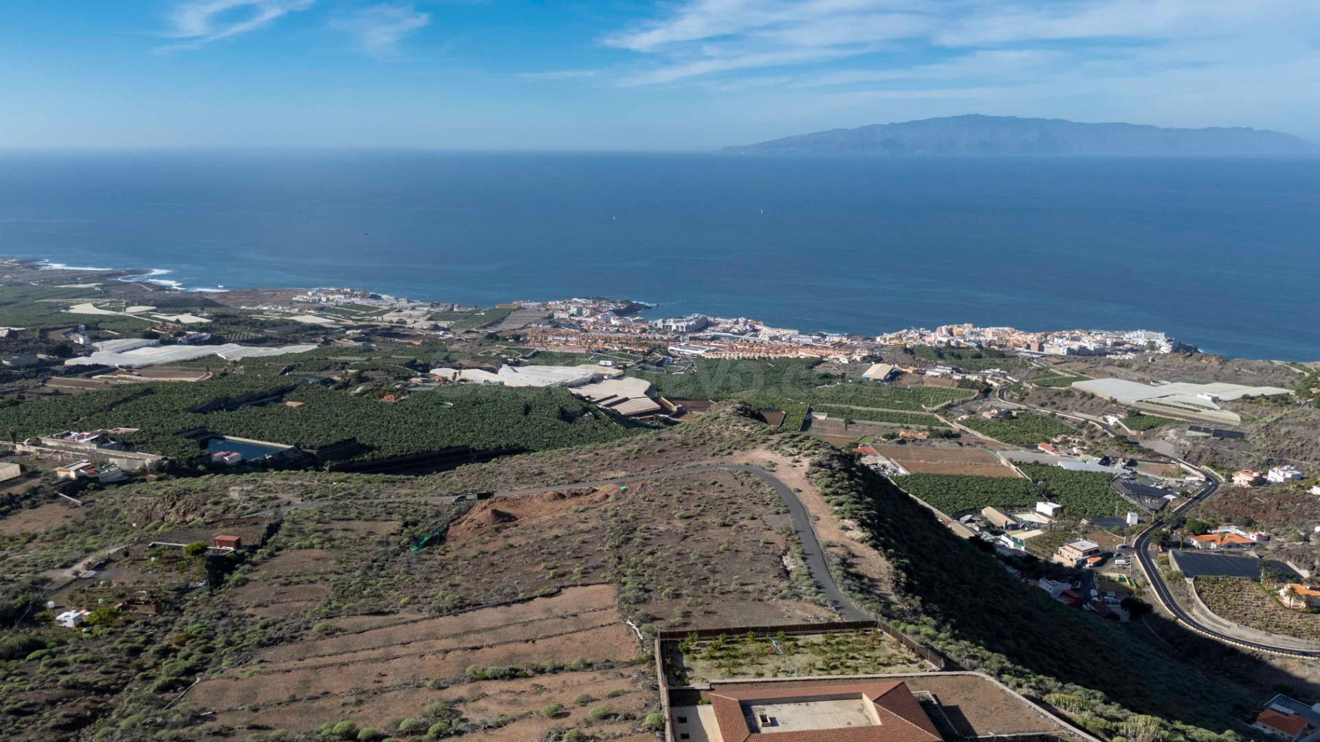 Terreno rústico en Chigora – con vistas al mar.