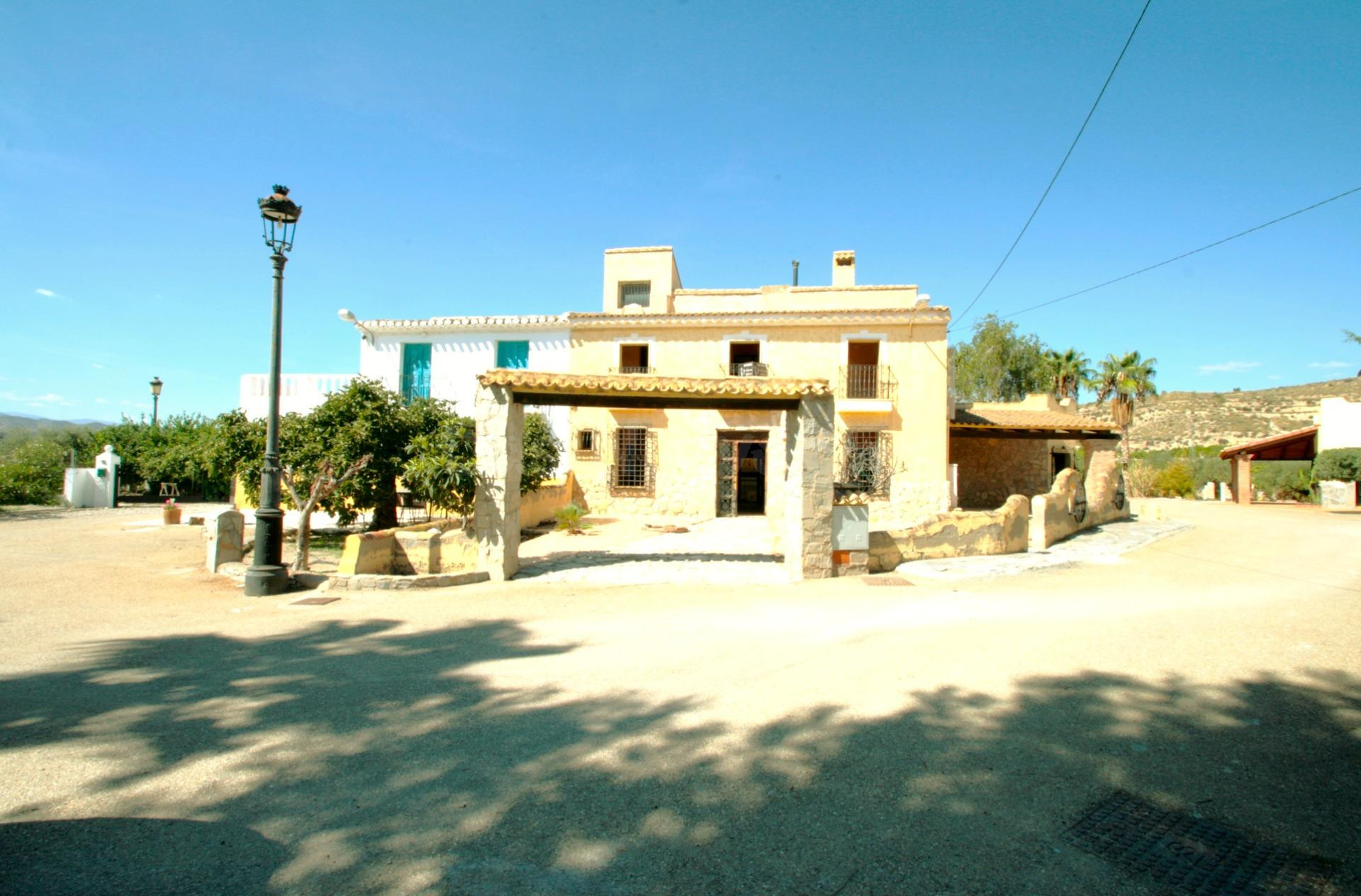 GRAN CASA RURAL EN EL VALLE DEL ALMANZORA - CANTORIA - foto 2