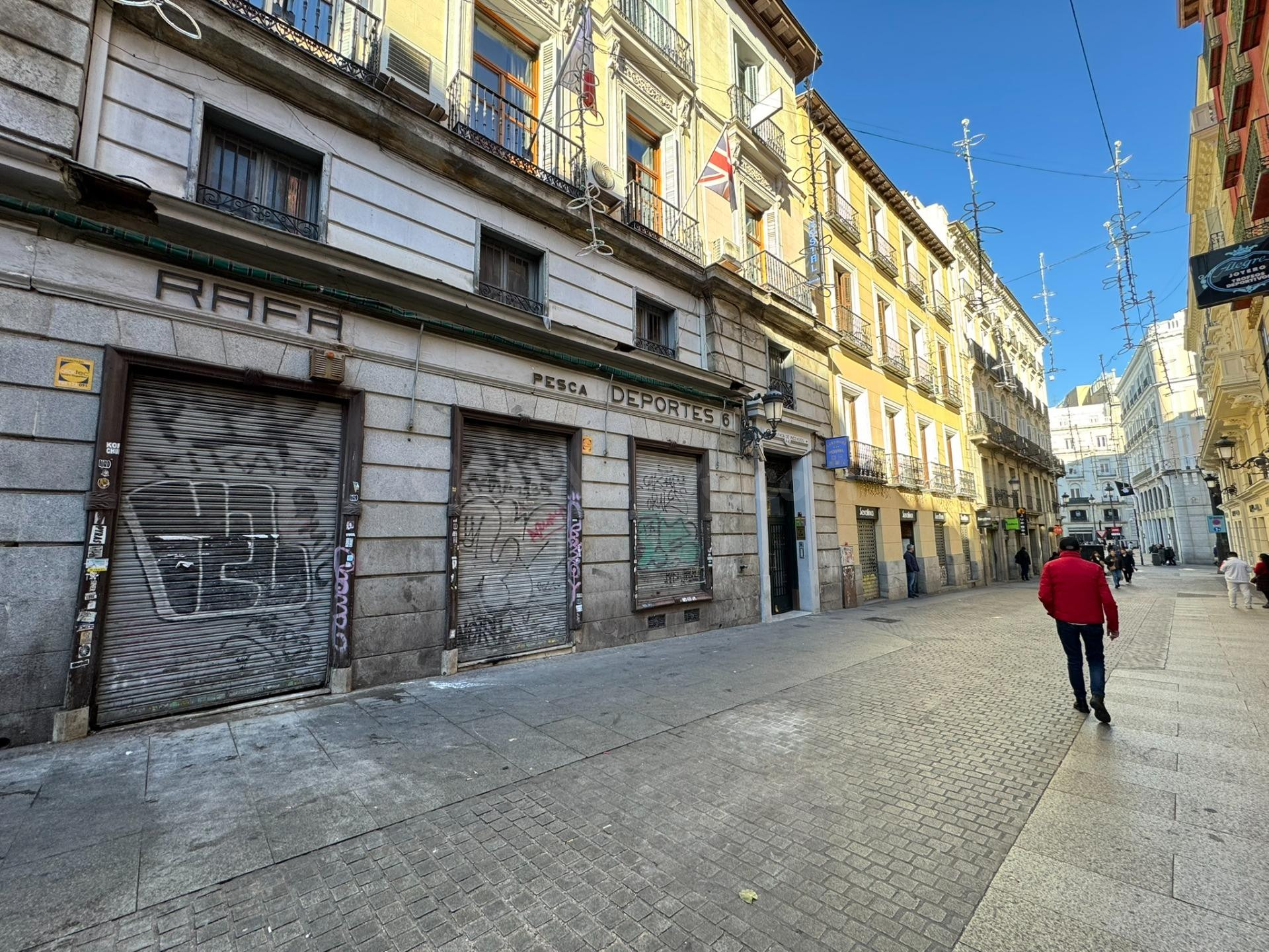 calle Espoz y Mina inmueble para convertir en apartamentos de alquiler de temporada