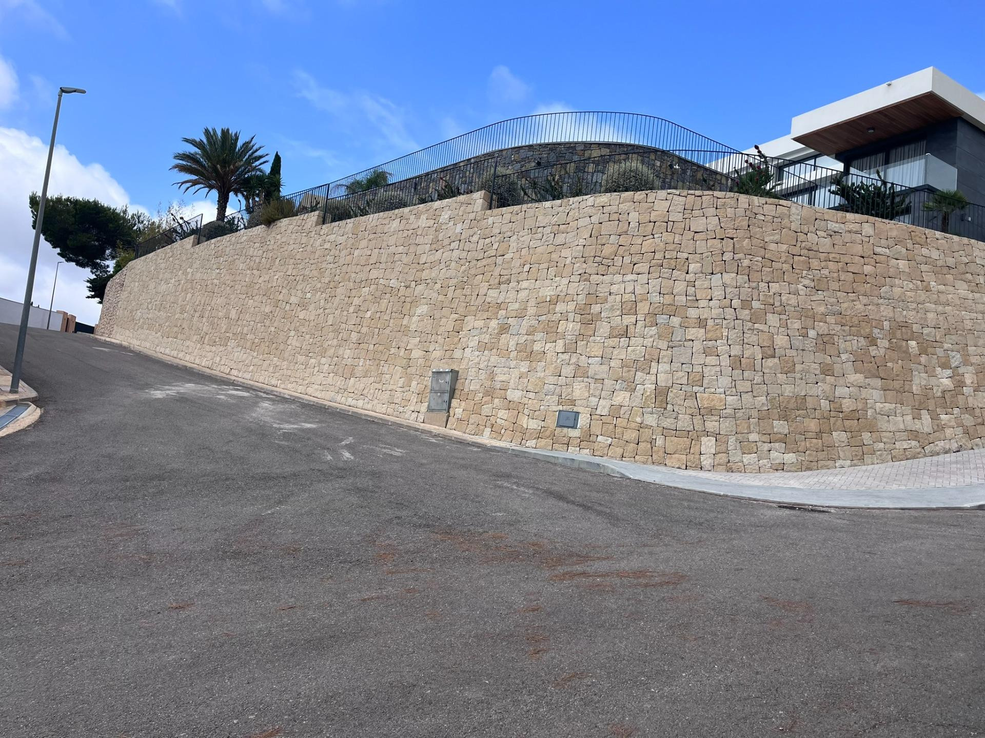TERRENOS EDIFICABLES CON OPCION DE VISTAS AL MAR - foto 3