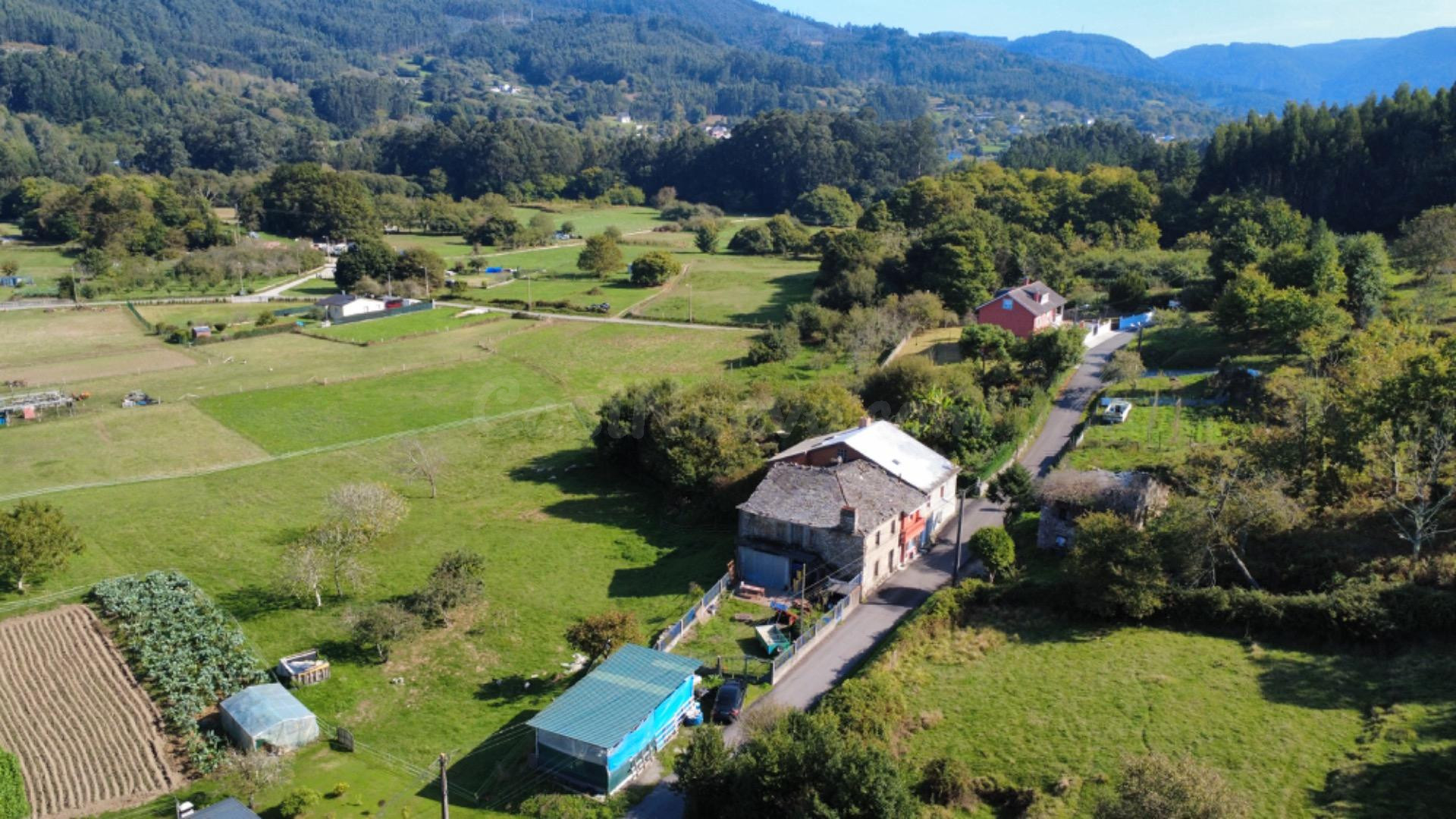 CASA EN LANDORVE, VIVEIRO.