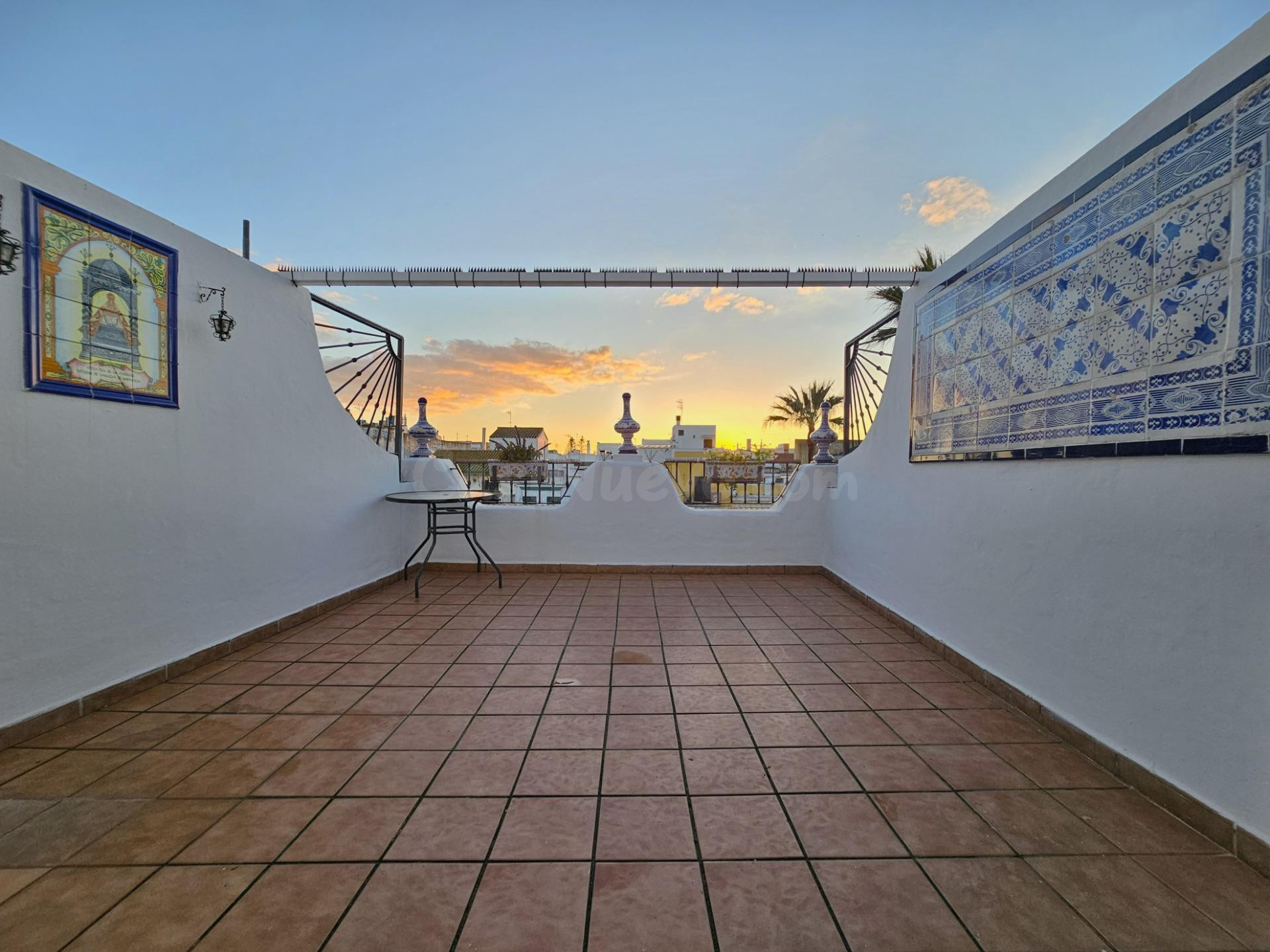 CASA EN EL CENTRO DE SANLÚCAR DE BDA.