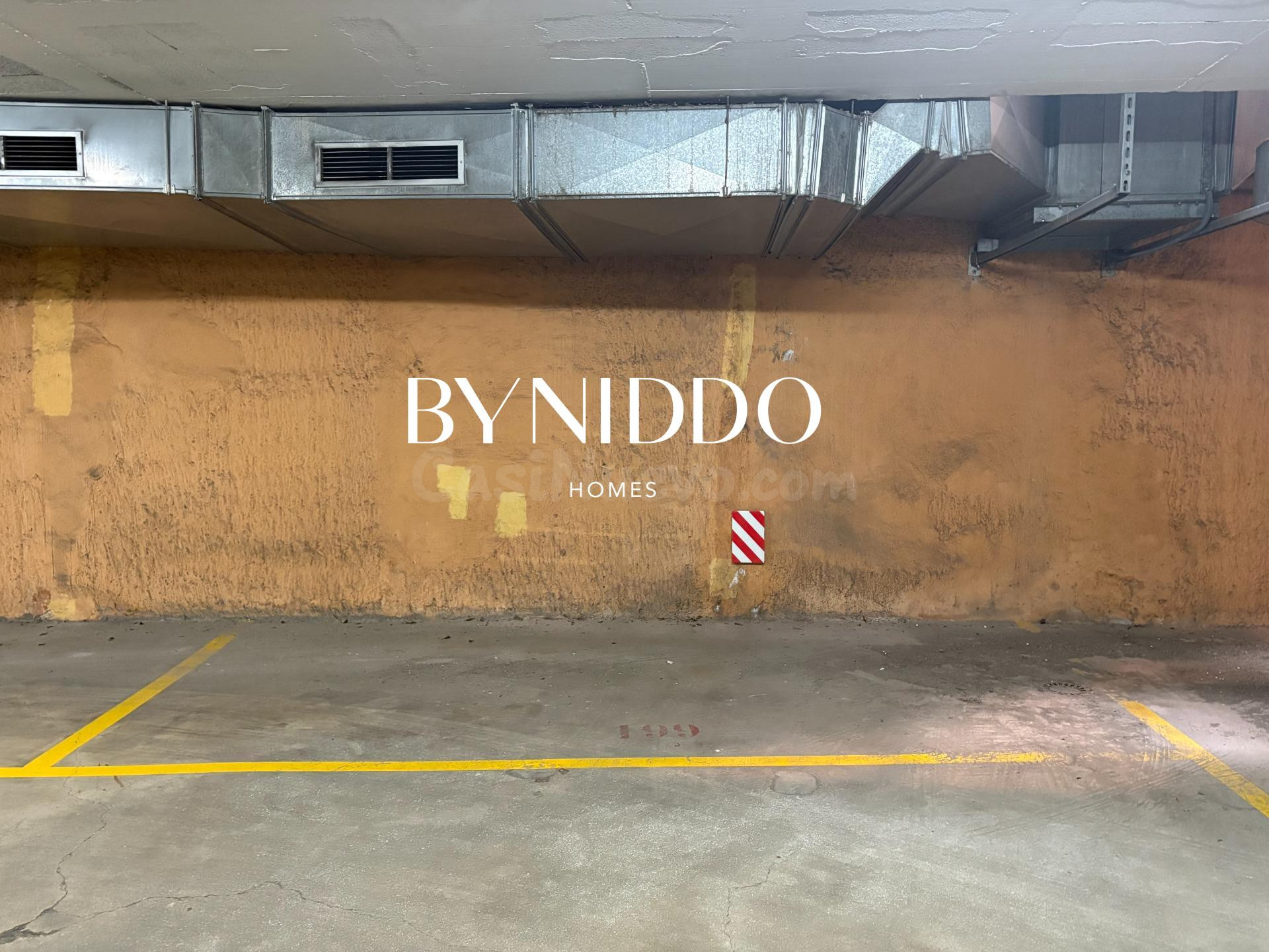 Garaje en venta en Avinguda Credanyola