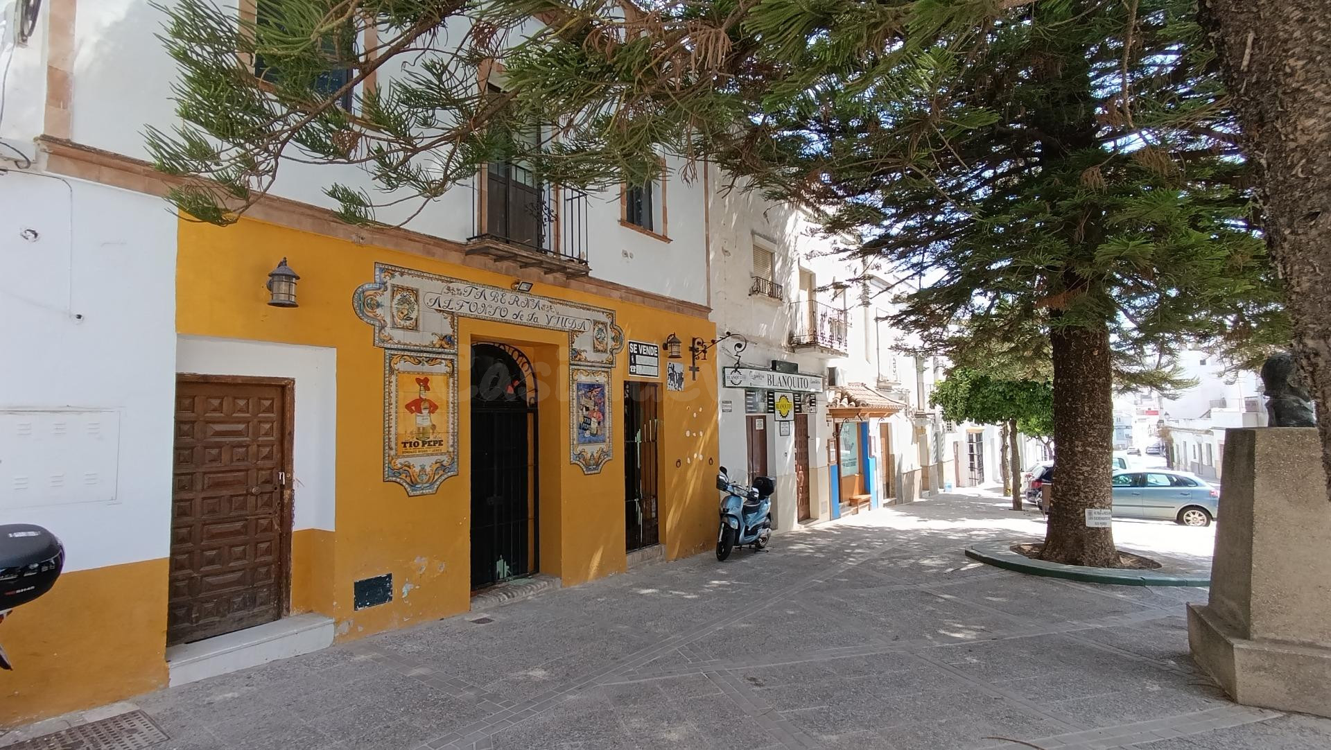 PROPIEDAD CON LOCAL COMERCIAL Y OPCIÓN DE VARIAS VIVIENDAS EN BRUTO