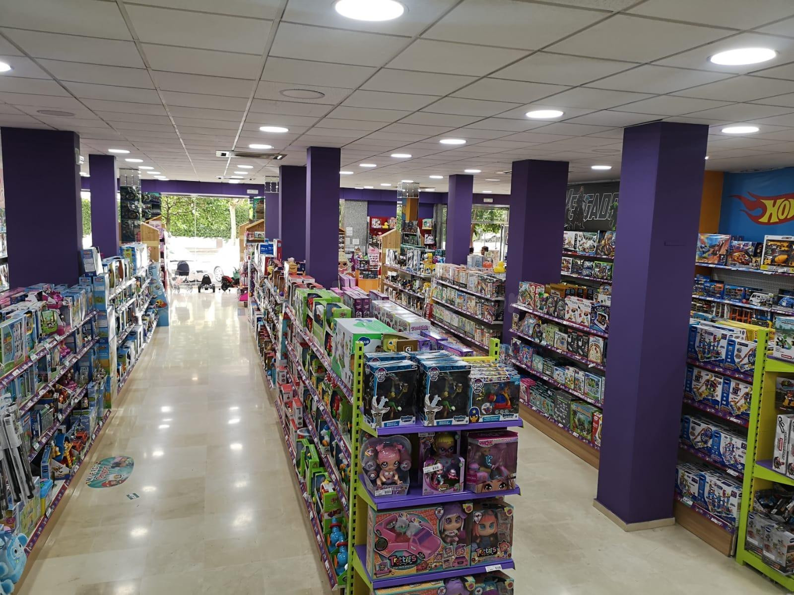 ¡OPORTUNIDAD ÚNICA PARA GRANDES MARCAS EN UNA DE LAS AVENIDAS MÁS TRANSITADAS DE CÓRDOBA!
