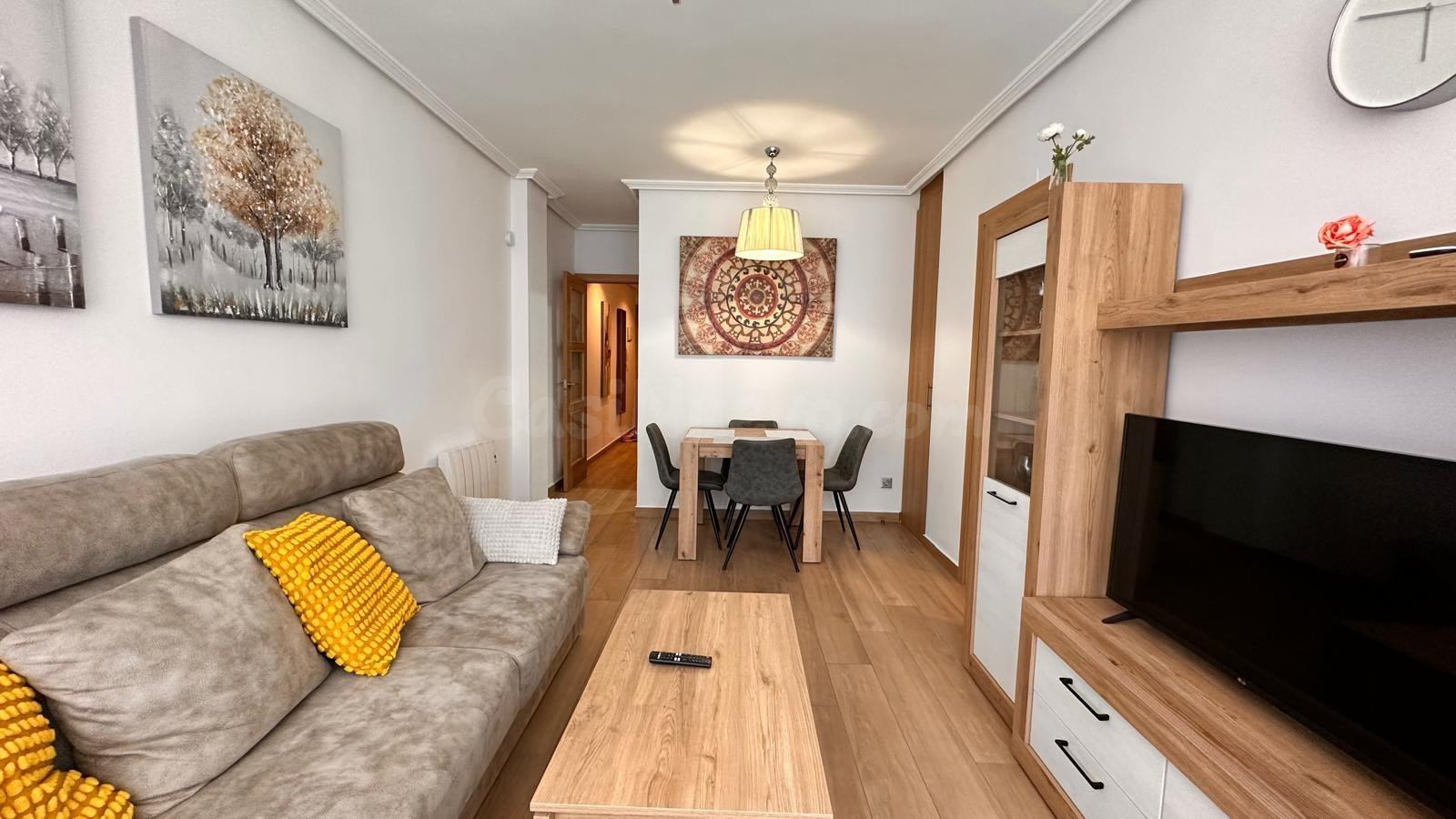 Apartamento en Centro de Torrevieja Reformado de 2 dormitorios  con licencia turistica