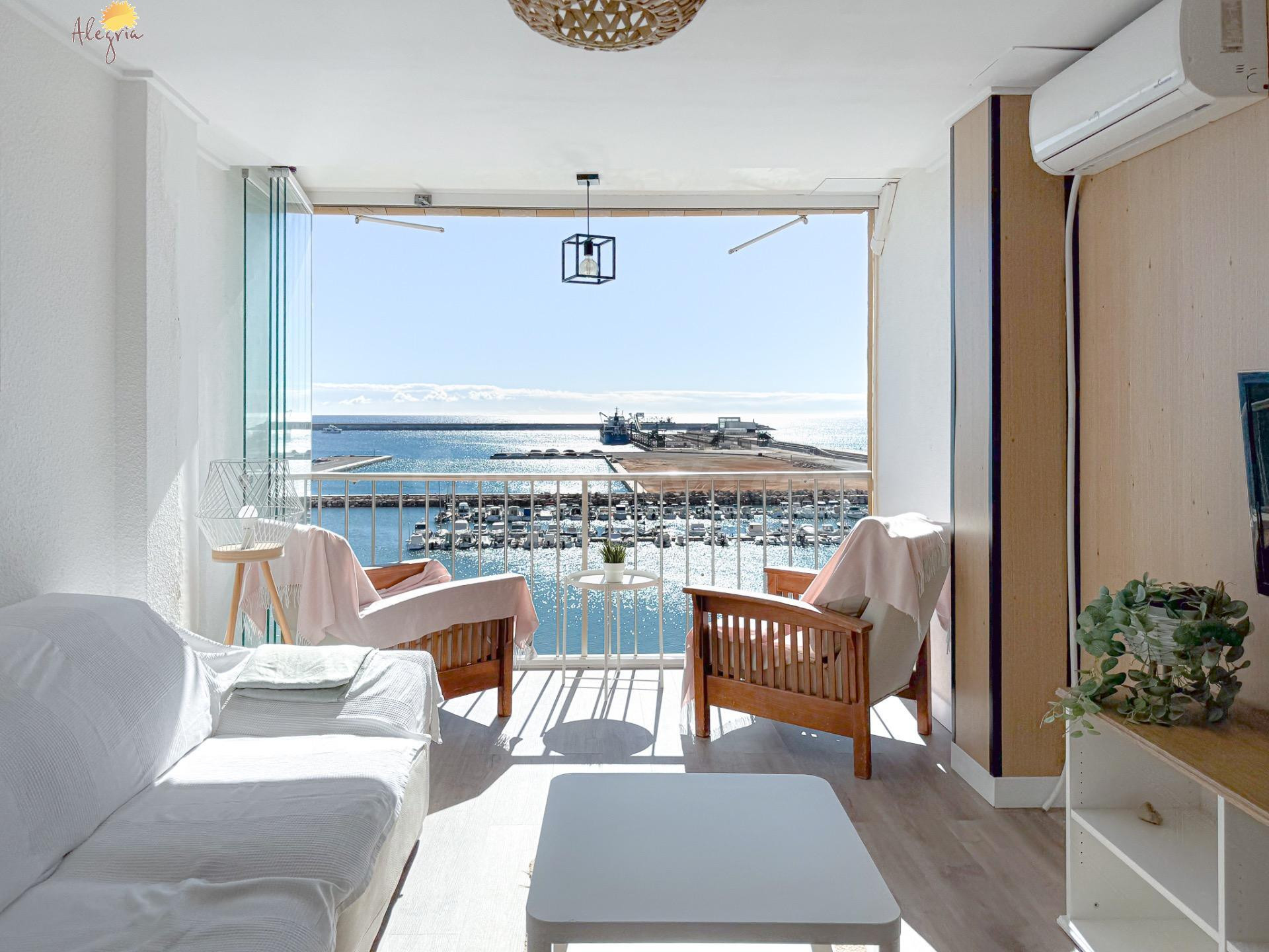 ATICO DE 2 DORMITORIOS CON VISTAS AL MAR EN TORREVIEJA ( ACEQUION )