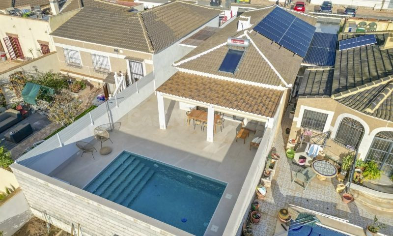 CHALET ADOSADO DE 3 DORMITORIOS 2 BAÑOS EN TORREVIEJA ( CHAPARAL )