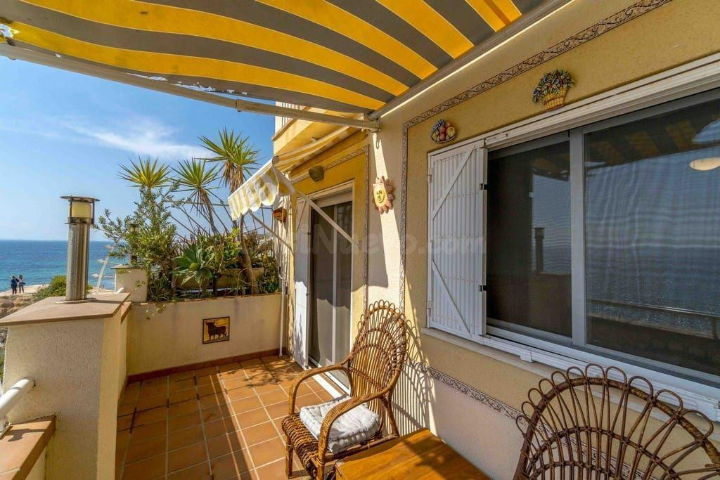 SE ALQUILA  APARTAMENTO CON VISTAS AL MAR EN ORIHUELA COSTA  - foto 2