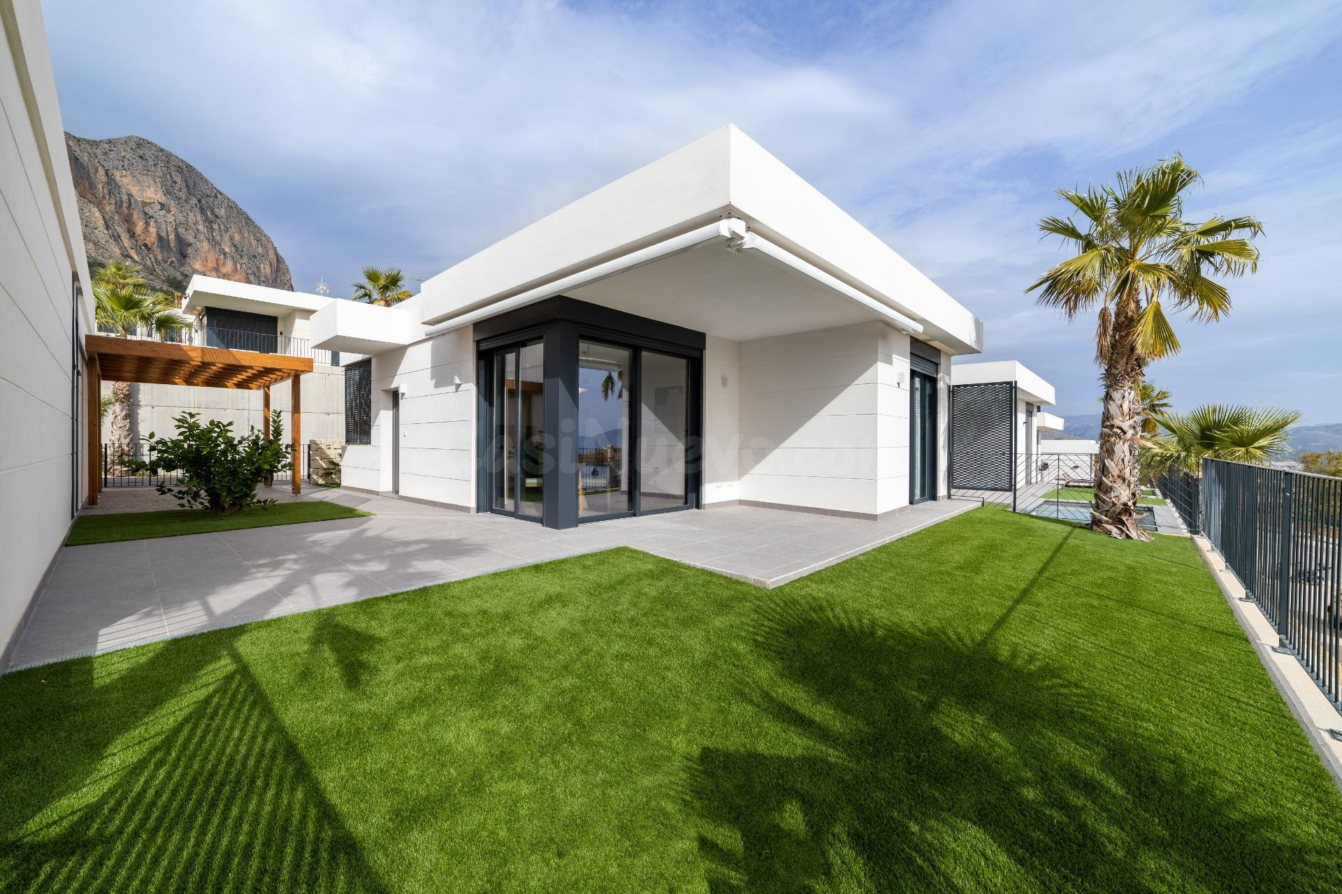 VILLA INDEPENDIENTE DE 3 DORMITORIOS 2 BAÑOS CON VISTAS AL MAR EN POLOP (ALICANTE) ESPAÑA