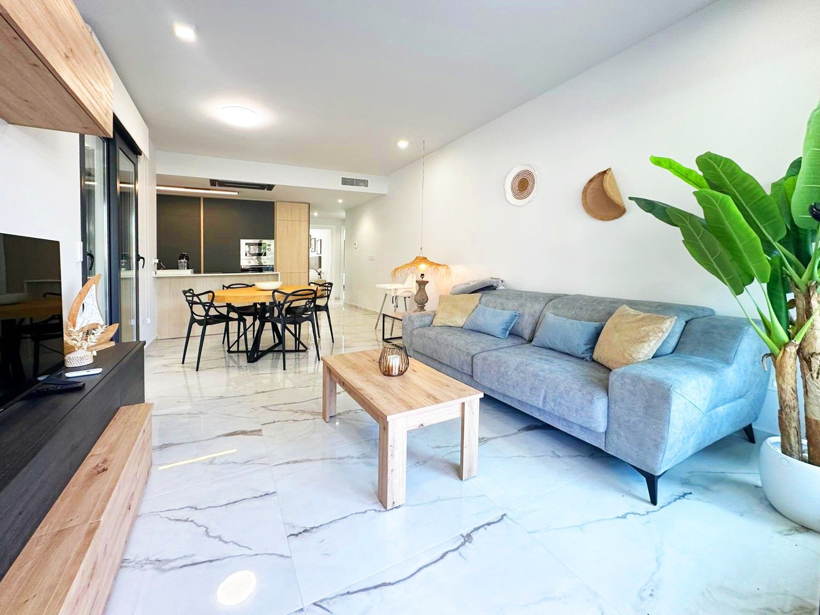 APARTAMENTO DE 2 DORMITORIOS Y 2 BAÑOS EN ZONA LOS ALTOS (ORIHUELA COSTA)