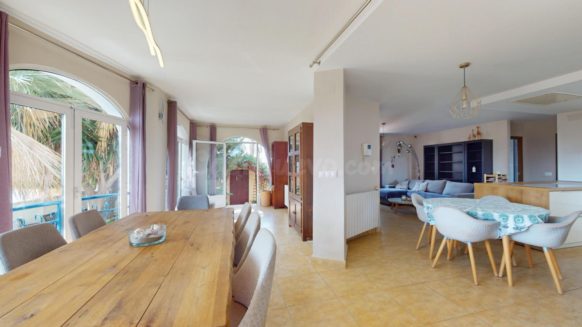 VILLA DE 5 DORMITORIOS Y 3 BAÑOS EN LA ZENIA (ORIHUELA COSTA)