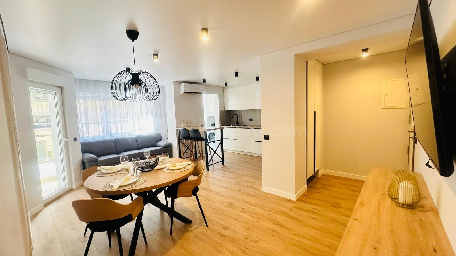 APARTAMENTO DE 2 DORMITORIOS 1 BAÑO REFORMADO EN TORREVIEJA (PLAYA DEL CURA)