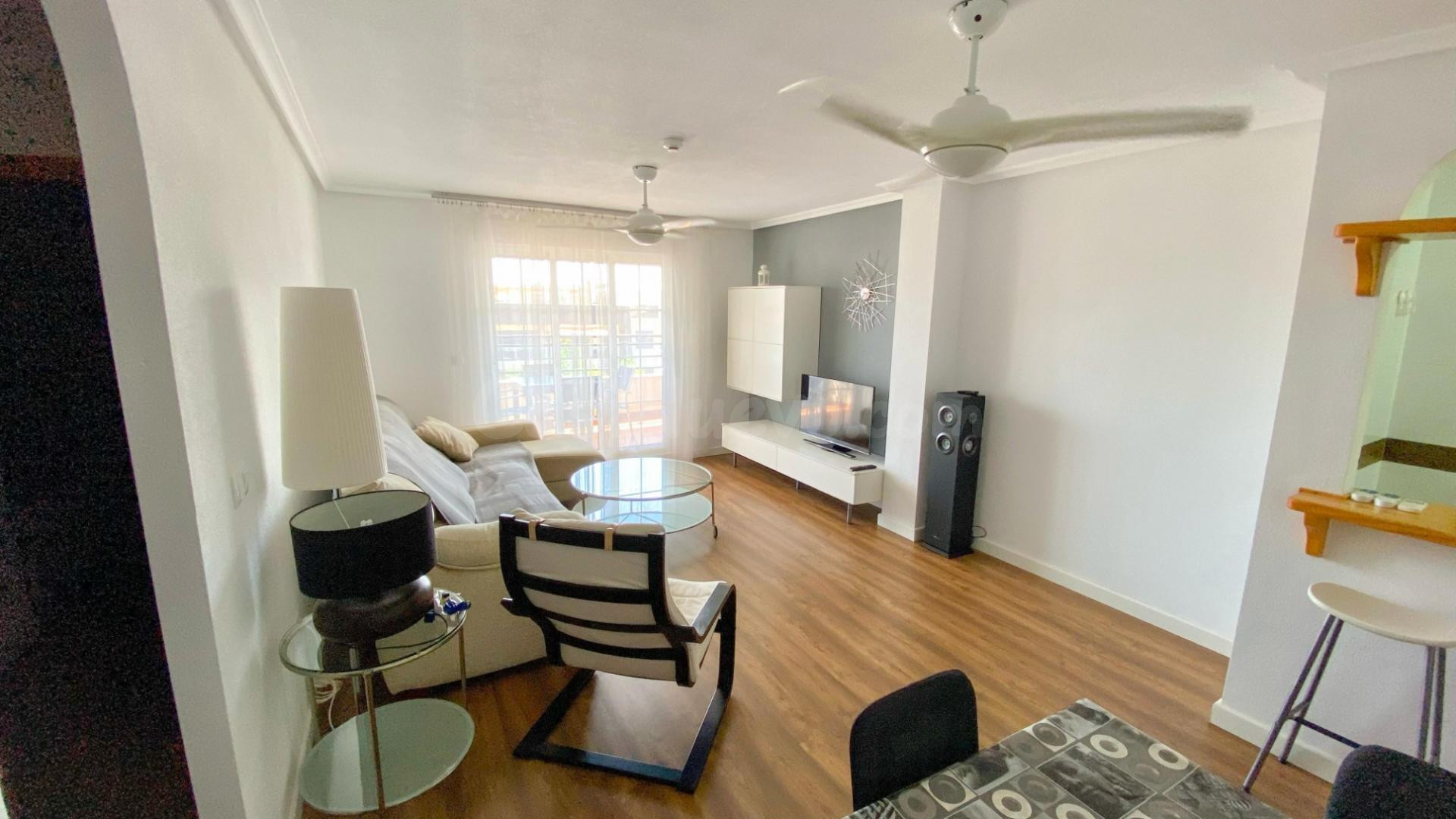 APARTAMENTO DE 2 DORMITORIOS Y 1 BAÑO EN MIL PALMERAS (ORIHUELA COSTA)