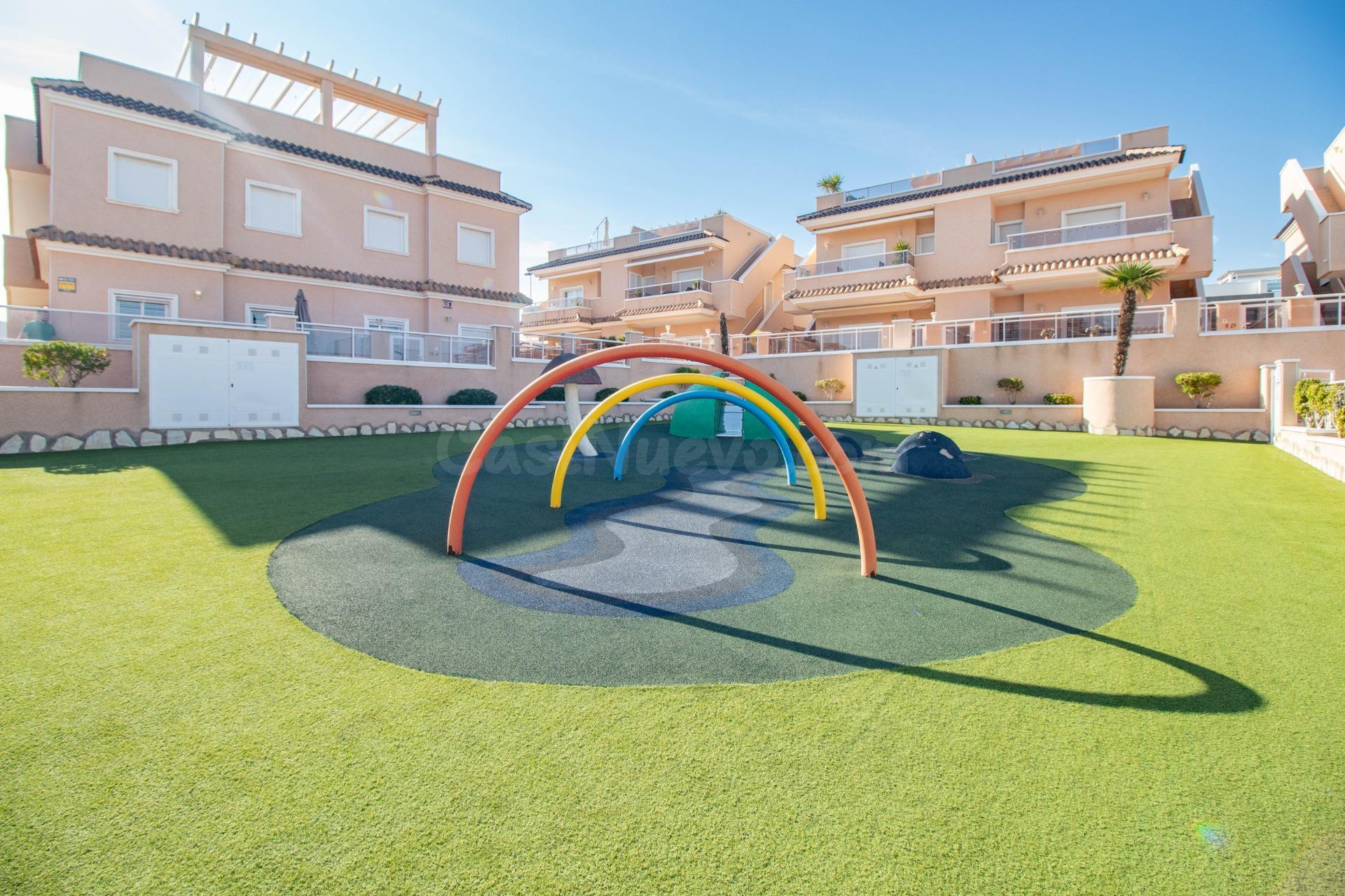 APARTAMENTO DE 2 DORMITORIOS 2 BAÑOS EN ZONA DE PUNTA PRIMA ( ORIHUELA COSTA )