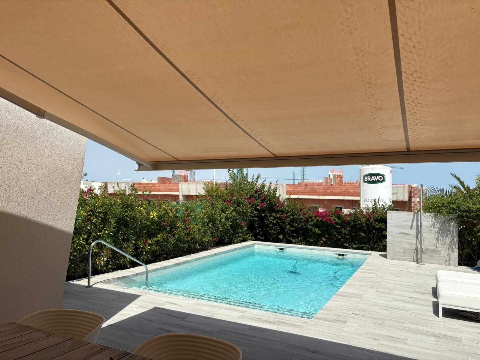 En Algorfa ¡Tu Villa de Ensueño en La Finca Golf Resort! 🏡⛳