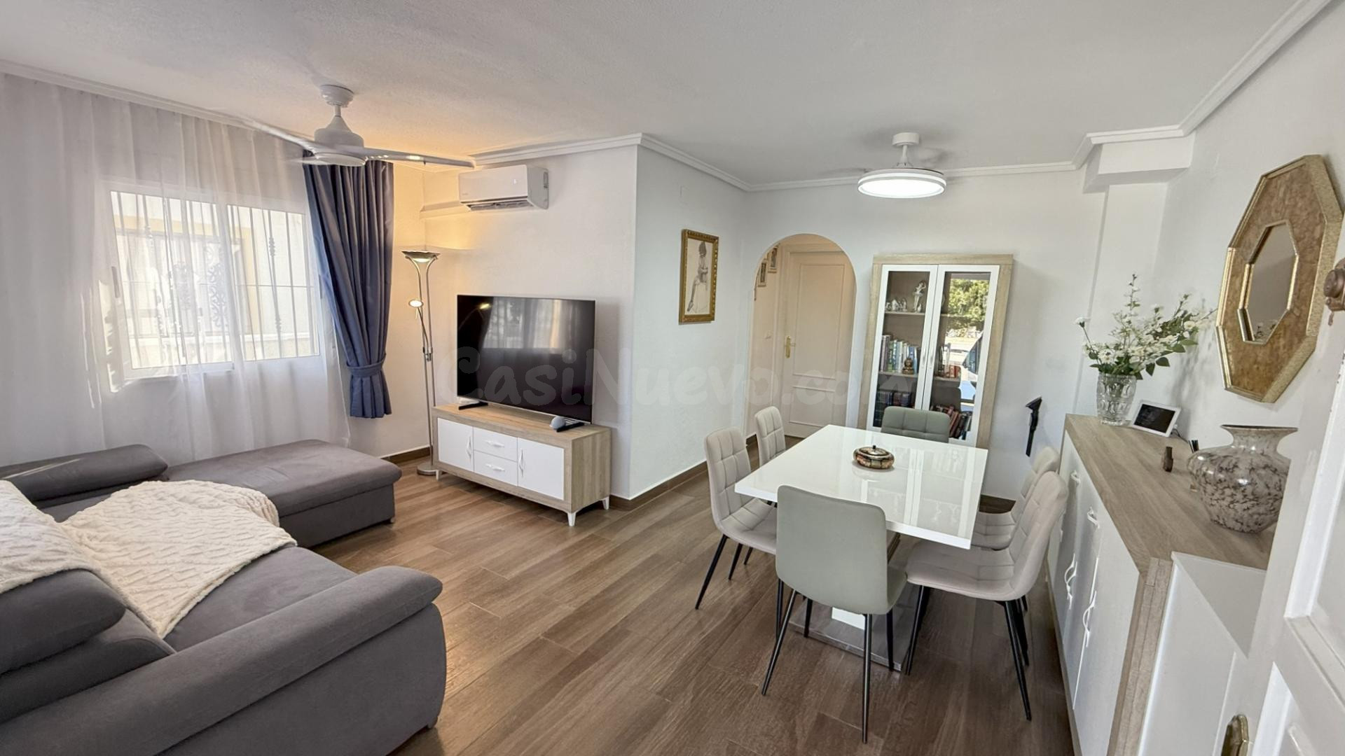 ADOSADO DE 2 DORMITORIOS Y 2 BAÑOS EN LA FLORIDA ( ORIHUELA COSTA)