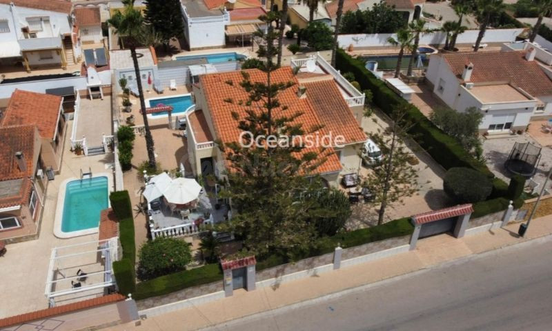 Chalet en Torrevieja ( Chaparral ) ¡Tu sueño de hogar en El Chaparral te espera! 🏡✨