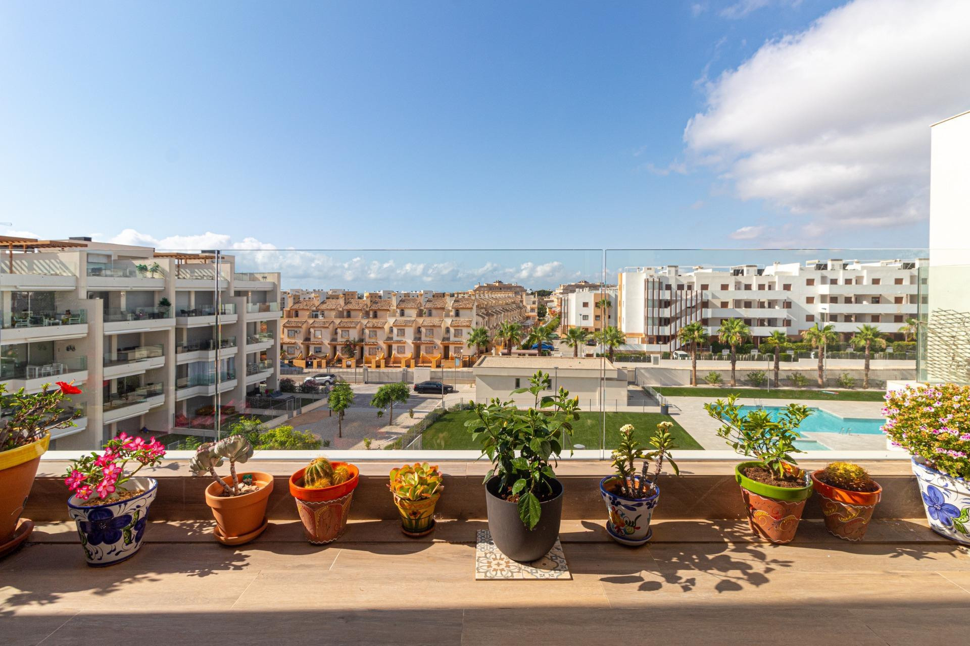 Apartamento de 2 dormitorios 2 baños en Los Dolses ( Orihuela Costa )Espectacular Ático con Terraza y Solarium