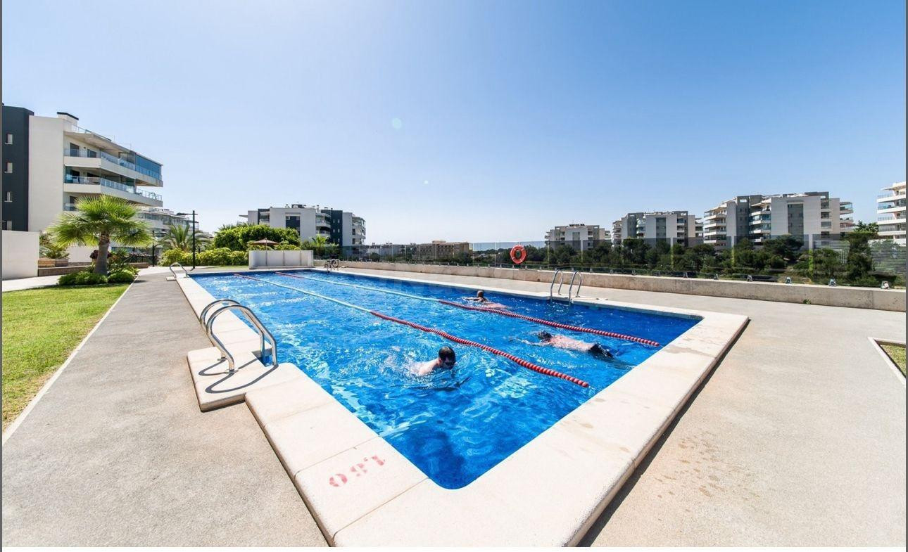 Apartamento de 2 dormitorios 2 baños en Orihuela Costa (Los Dolces ) en urbanización Green Hills