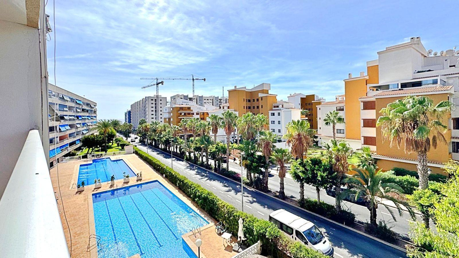APARTAMENTO DE 1 DORMITORIO CON VISTAS AL MAR Y A LA PISCINA EN PUNTA PRIMA  ( ORIHUELA COSTA ) 🌊🏡