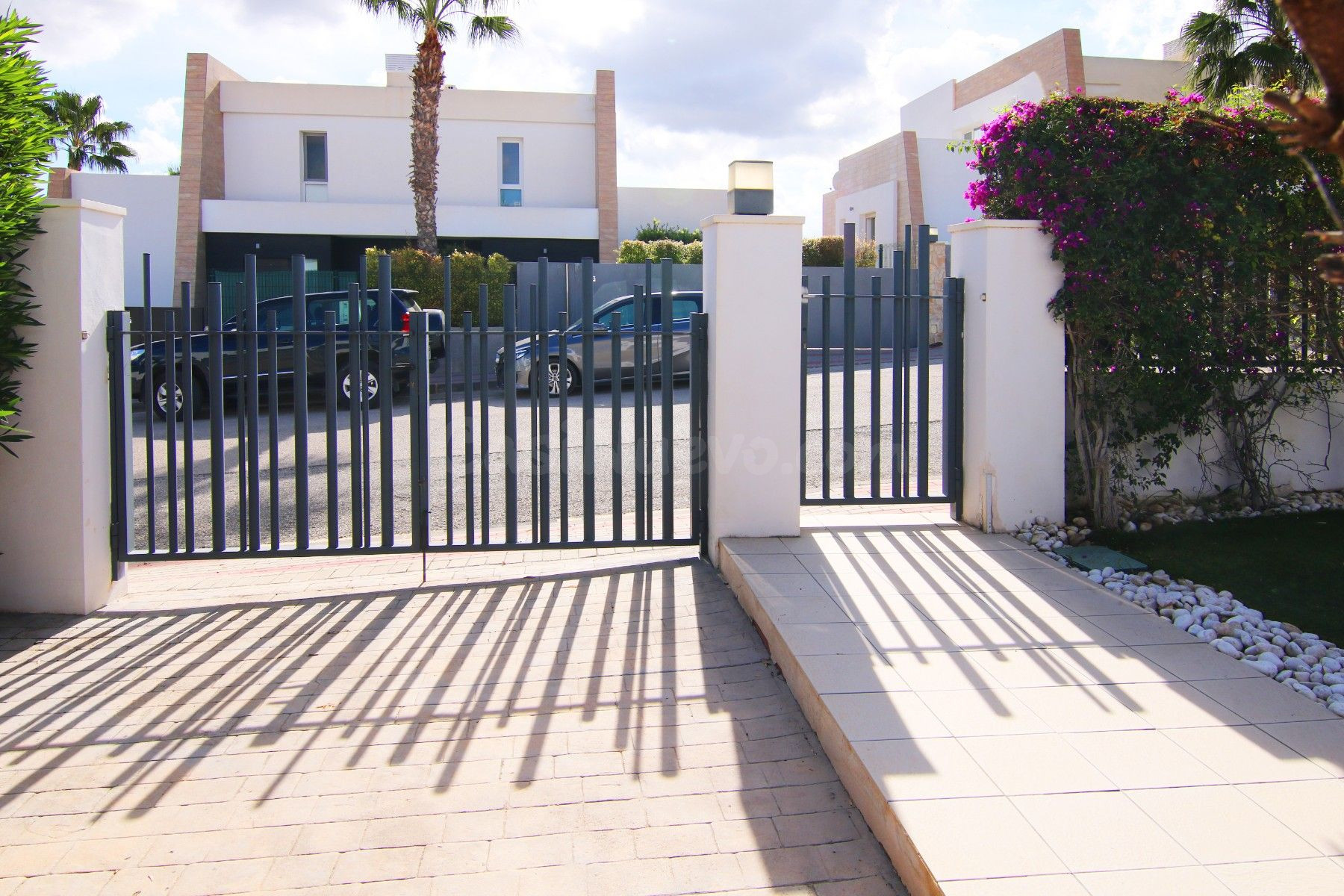 Villa en Algorfa de 3 dormitorios 2 baños ¡Descubre tu hogar ideal en La Finca Golf and Spa Resort! 🏡✨