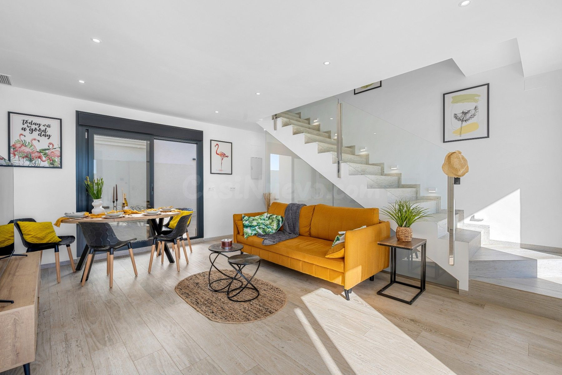 VILLA DE 4 DORMITORIOS Y 3 BAÑOS EN LOS ALCAZARES (ALICANTE)