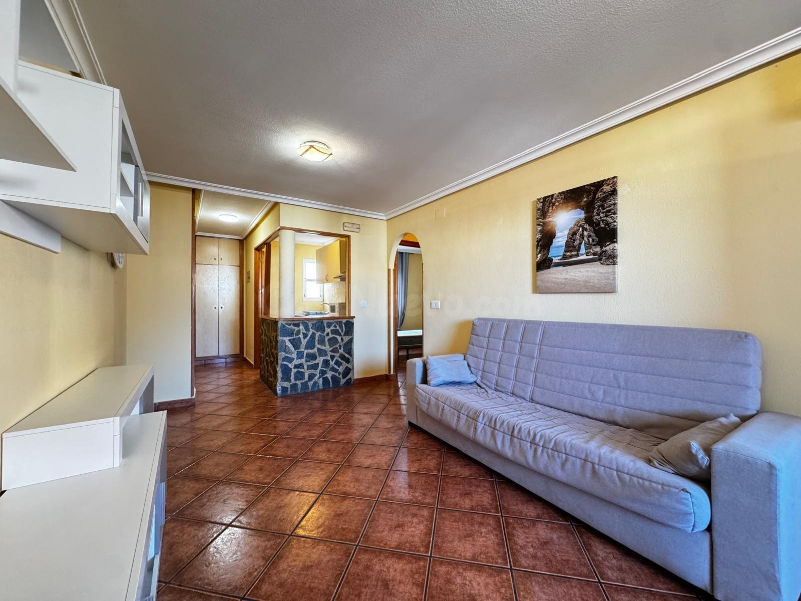 ÁTICO CON GRAN TERRAZA DE 20 M2 Y CON SUPERFICIE DE 48 M2. 2 DORM. 1 BAÑO. PLAYA A 800 METROS.