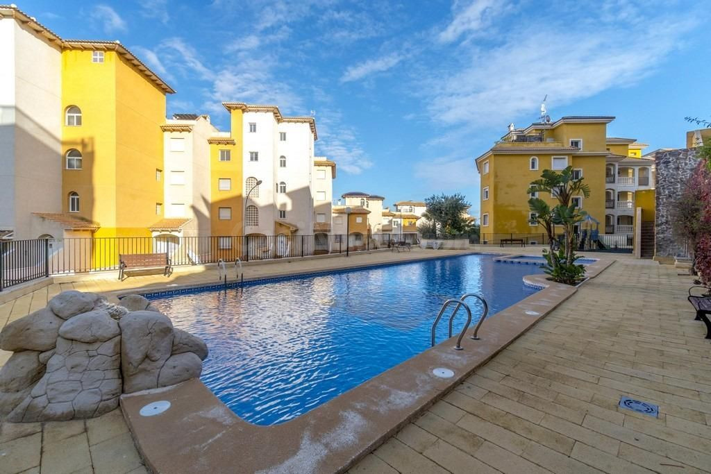 APARTAMENTO DE 2 DORMITORIOS 2 BAÑOS EN ORIHUELA COSTA (CAMPOAMOR)