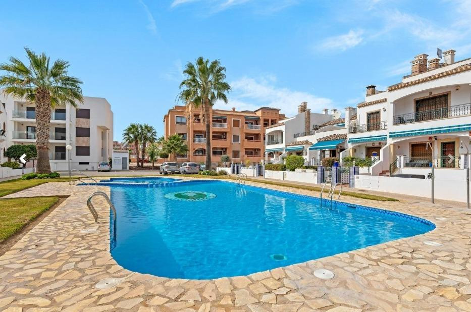APARTAMENTO DE 2 DORMITORIOS 2 BAÑOS EN ORIHUELA COSTA ( PAU 8 VILLAMARTIN )