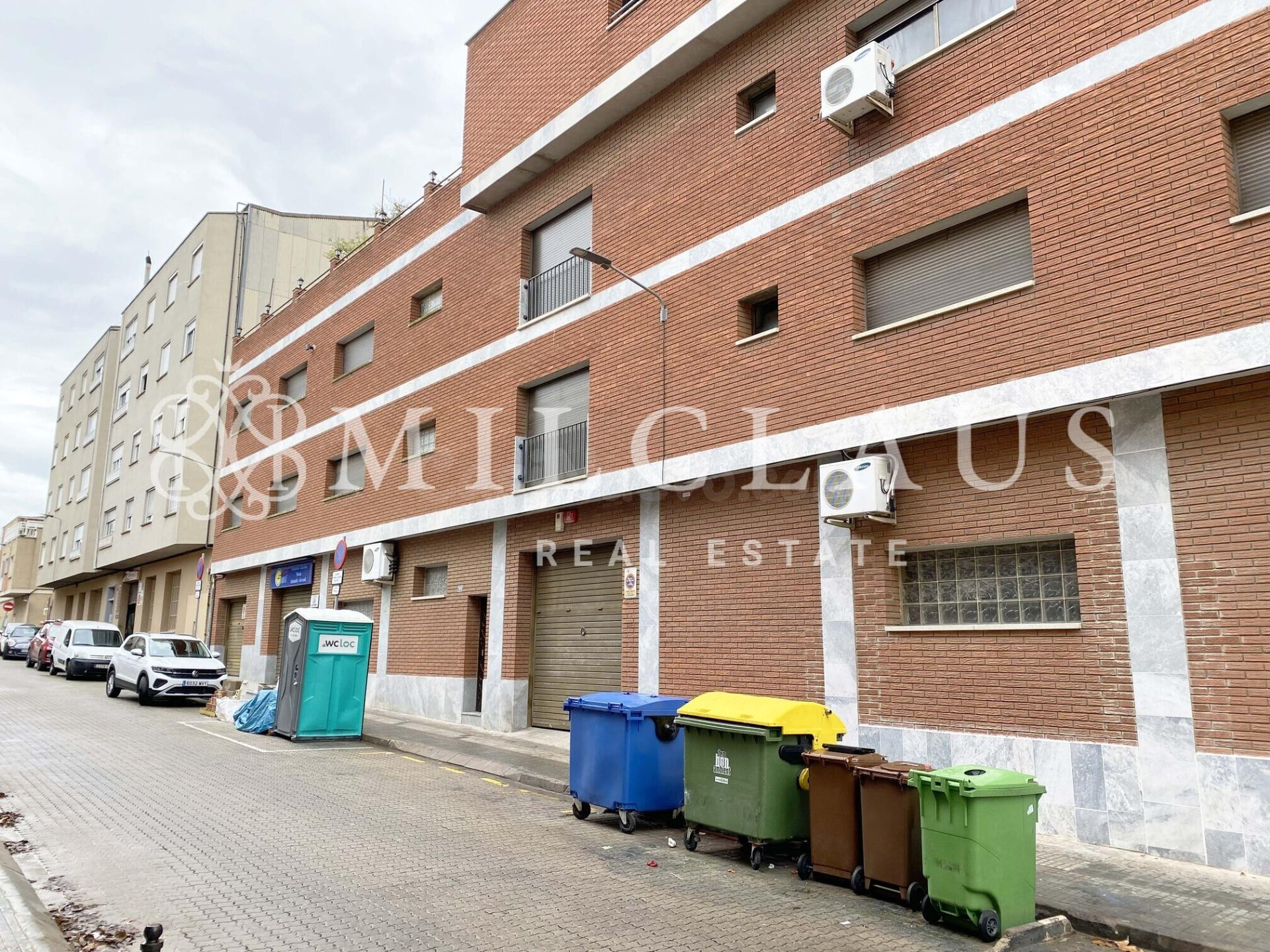 Edificio completo en Can Aurell