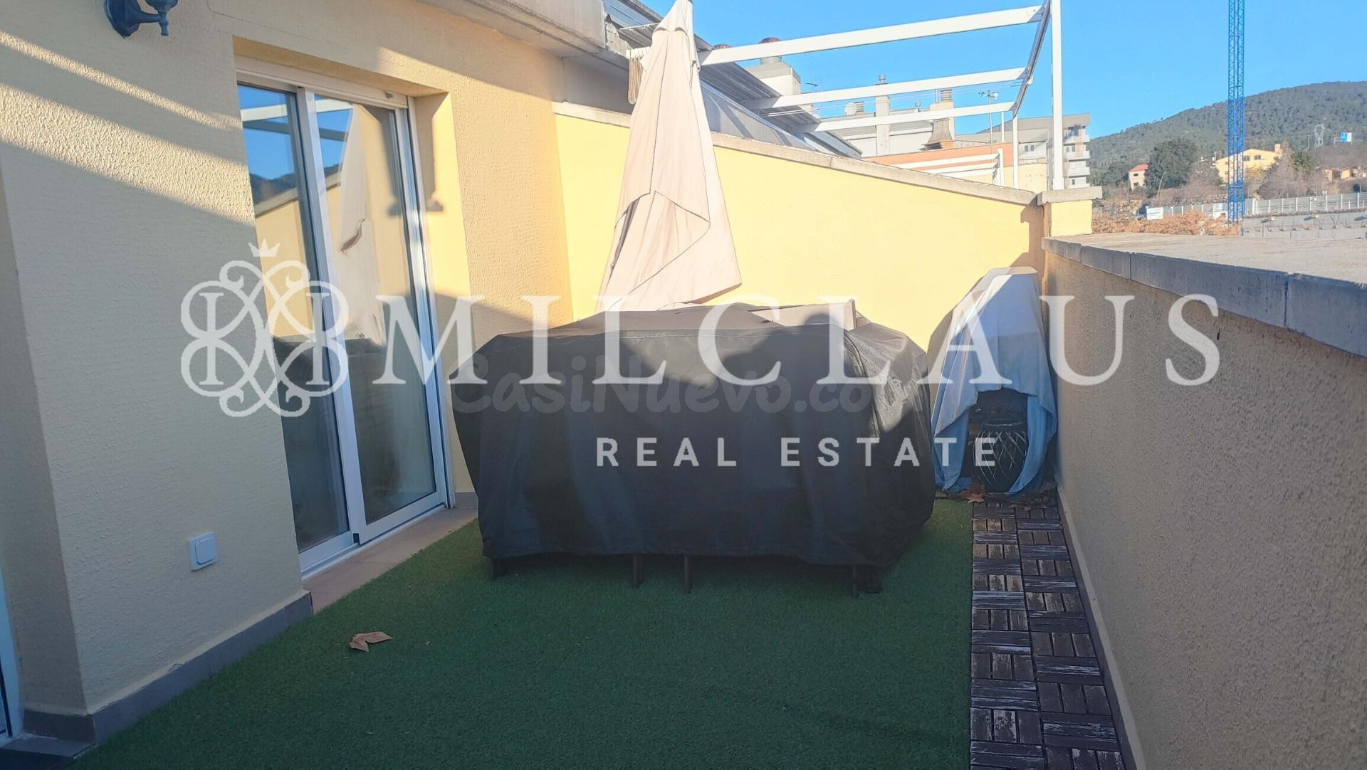Exclusivo Dúplex en Terrassa con Balcón, Terraza y Parking