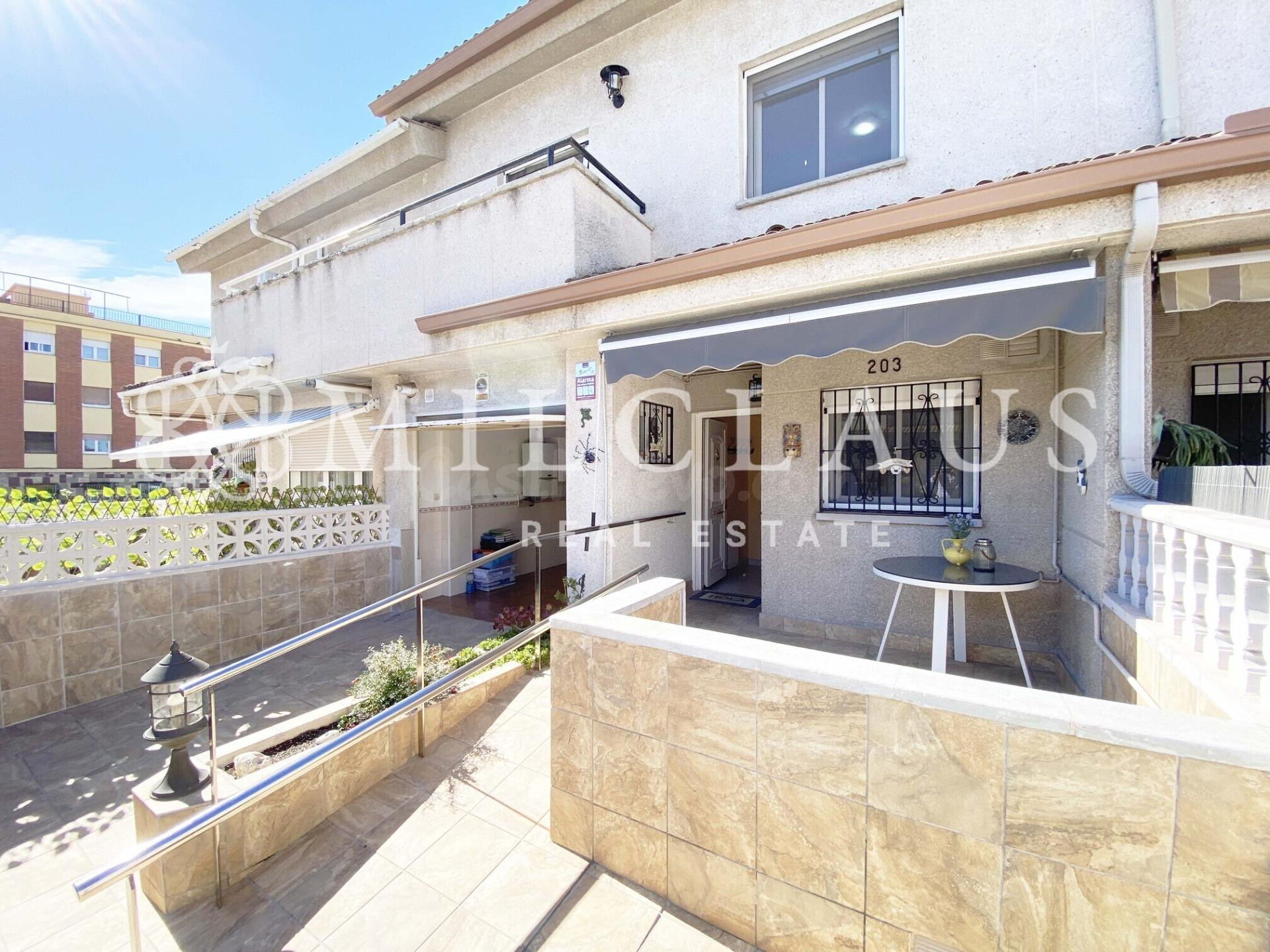 Chalet pareado en venta en Calle del Camí Reial