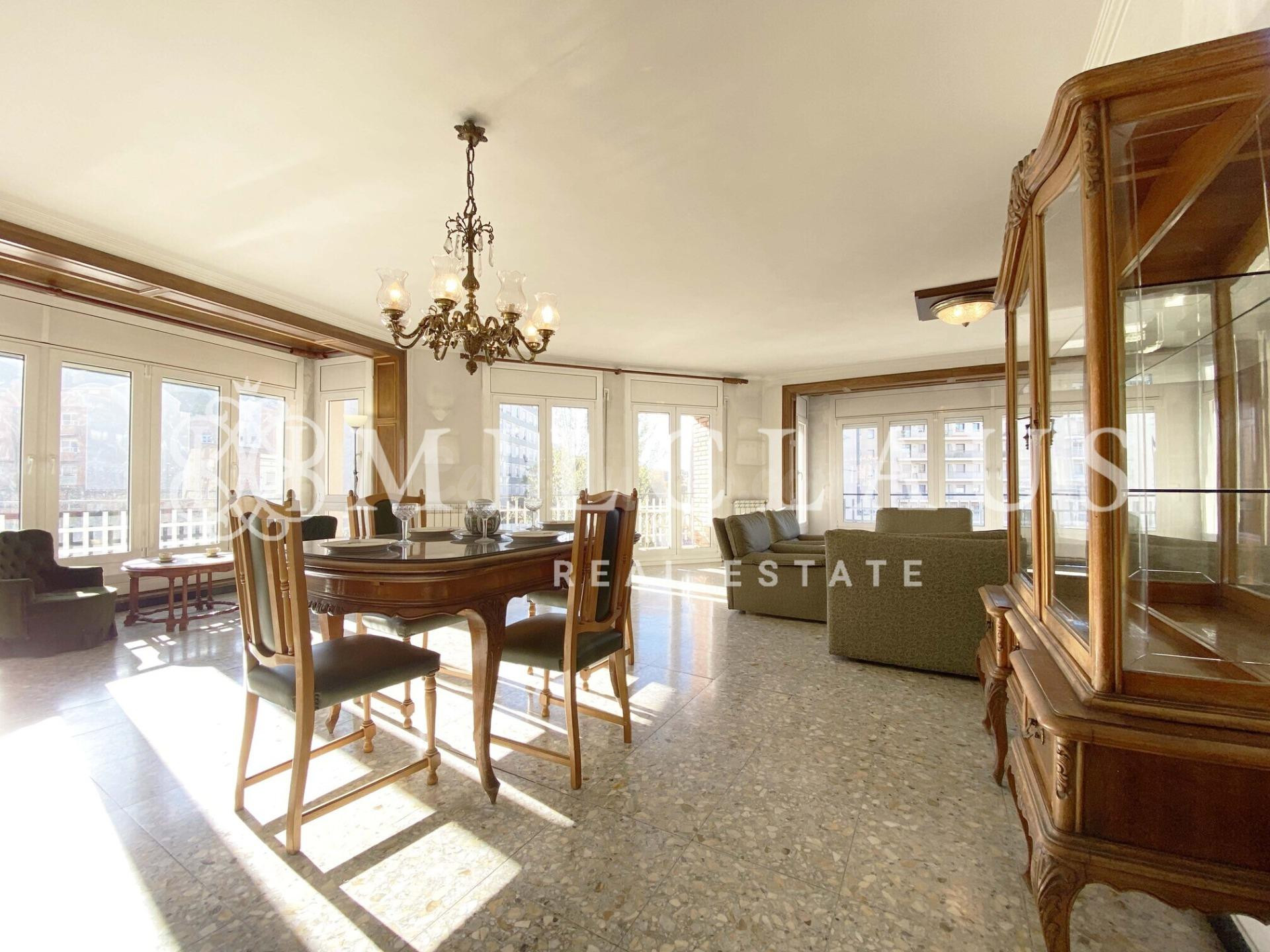 Piso en venta en Paseo de Pere III