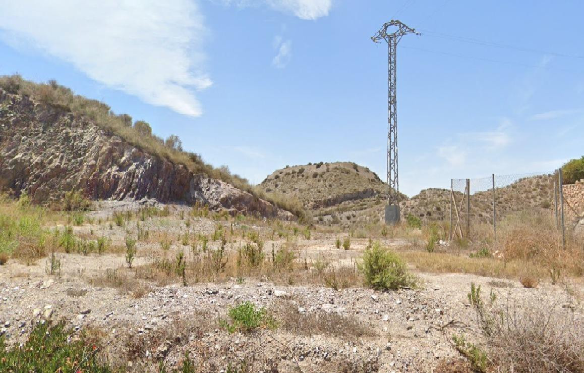 Parcela urbana de 582 m2 en Urbanzización Los Geraneos, Águilas, a 2 km de la playa