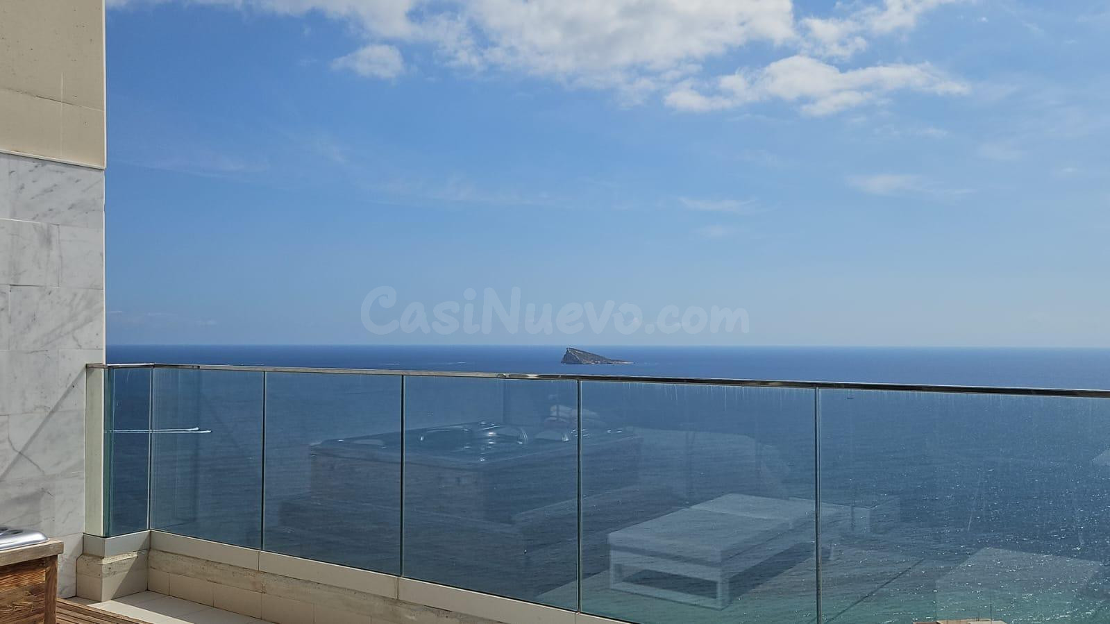 Luxury three-story penthouse in Poniente Beach, Benidorm.