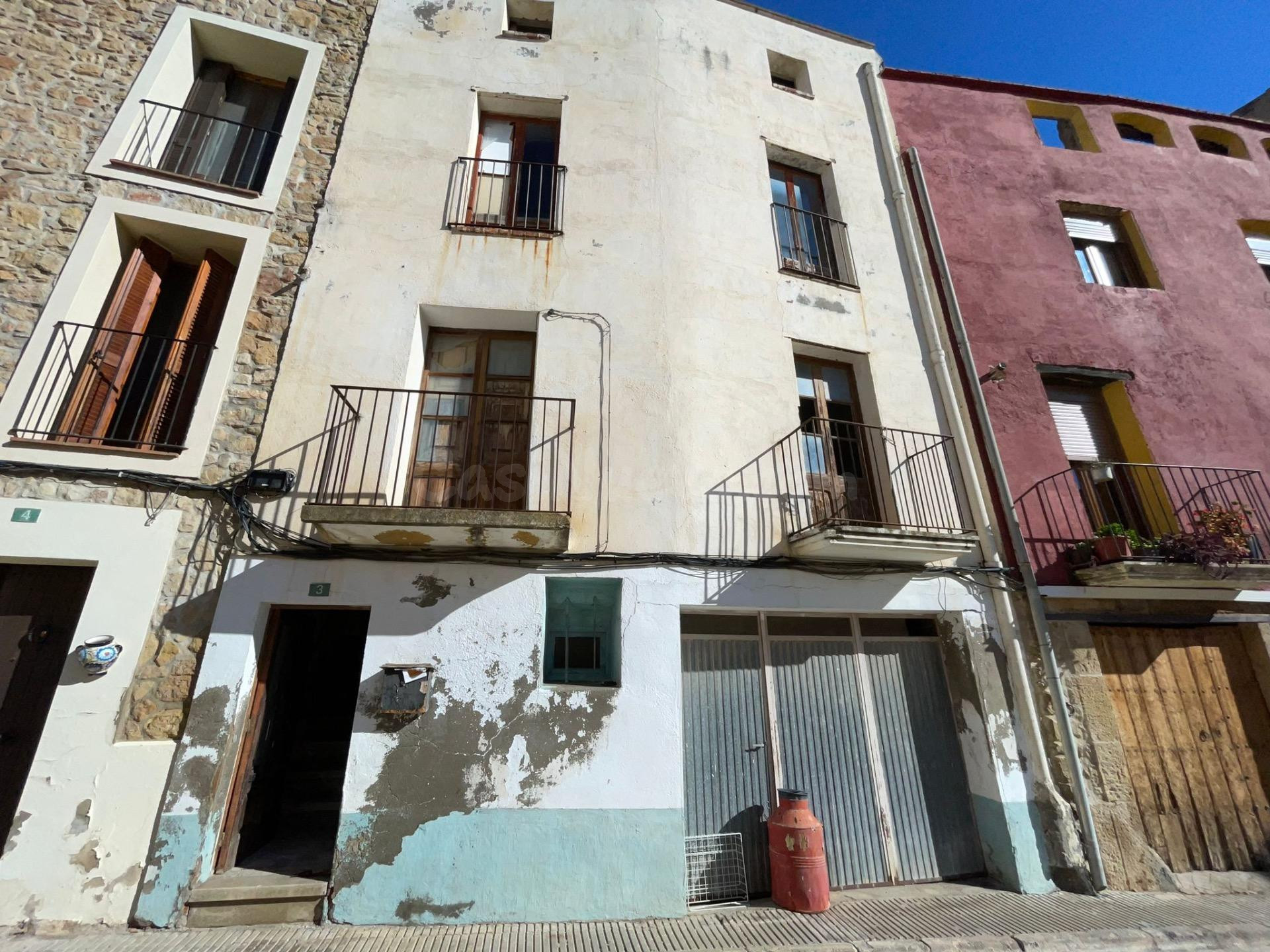 CASA EN RIBA-ROJA D'EBRE (TARRAGONA)
