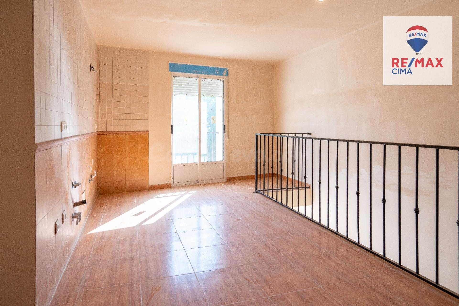 DOS CASAS MAS PARCELA DE 900  METROS