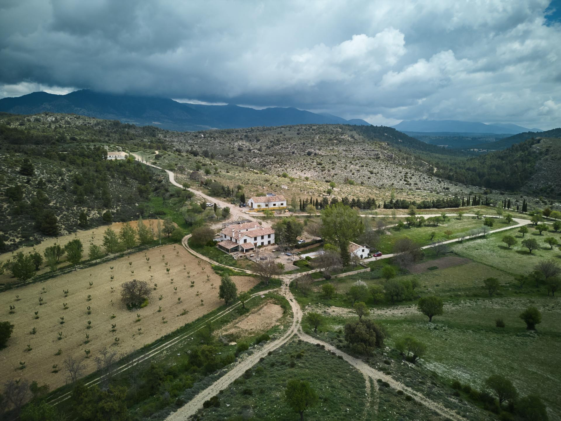 FINCA DE RECREO – Un Paraíso de Caza, Naturaleza y Turismo en Granada