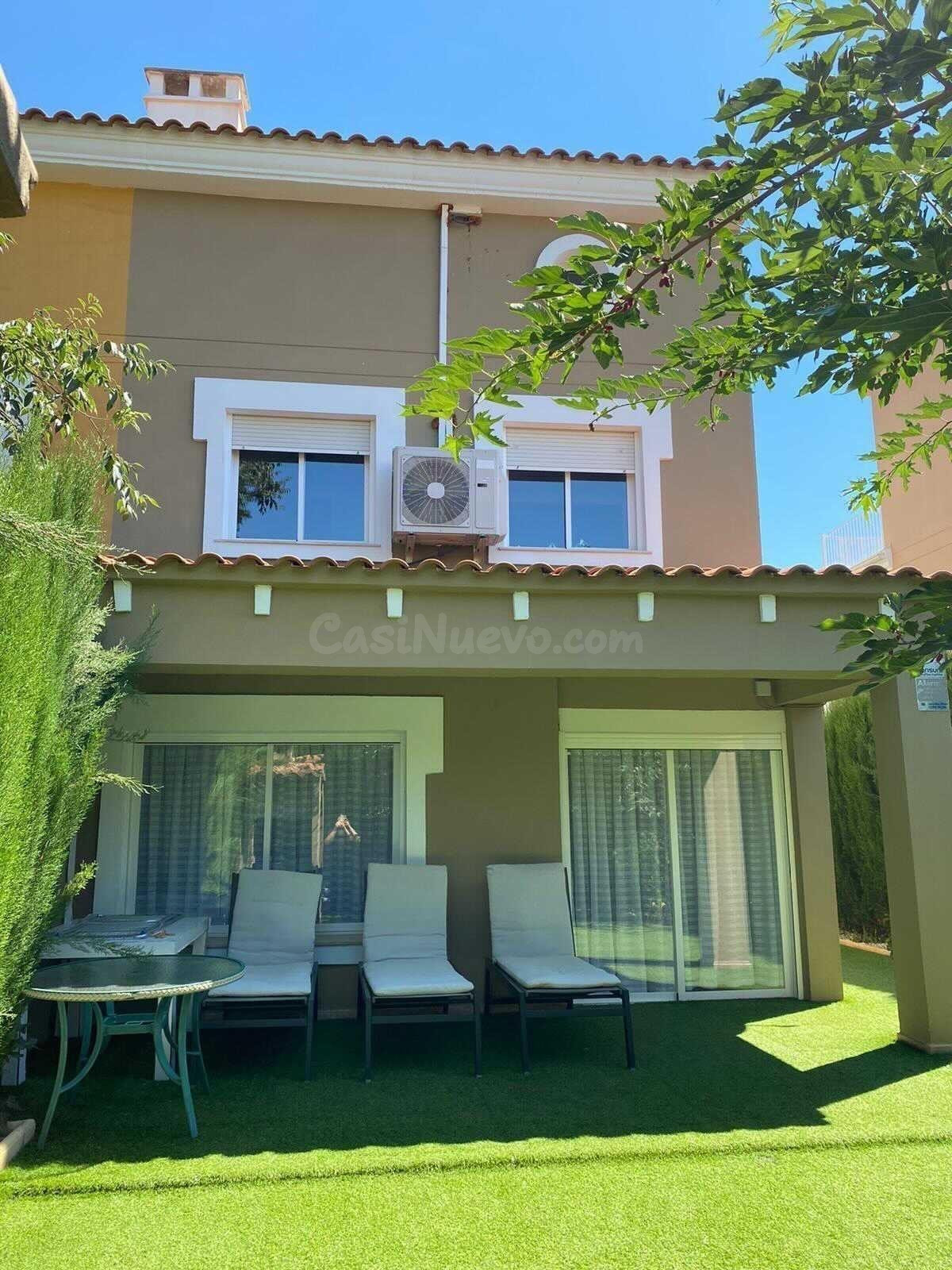 Espectacular Adosado en Mas Camarena, Bétera - Ideal para Familias